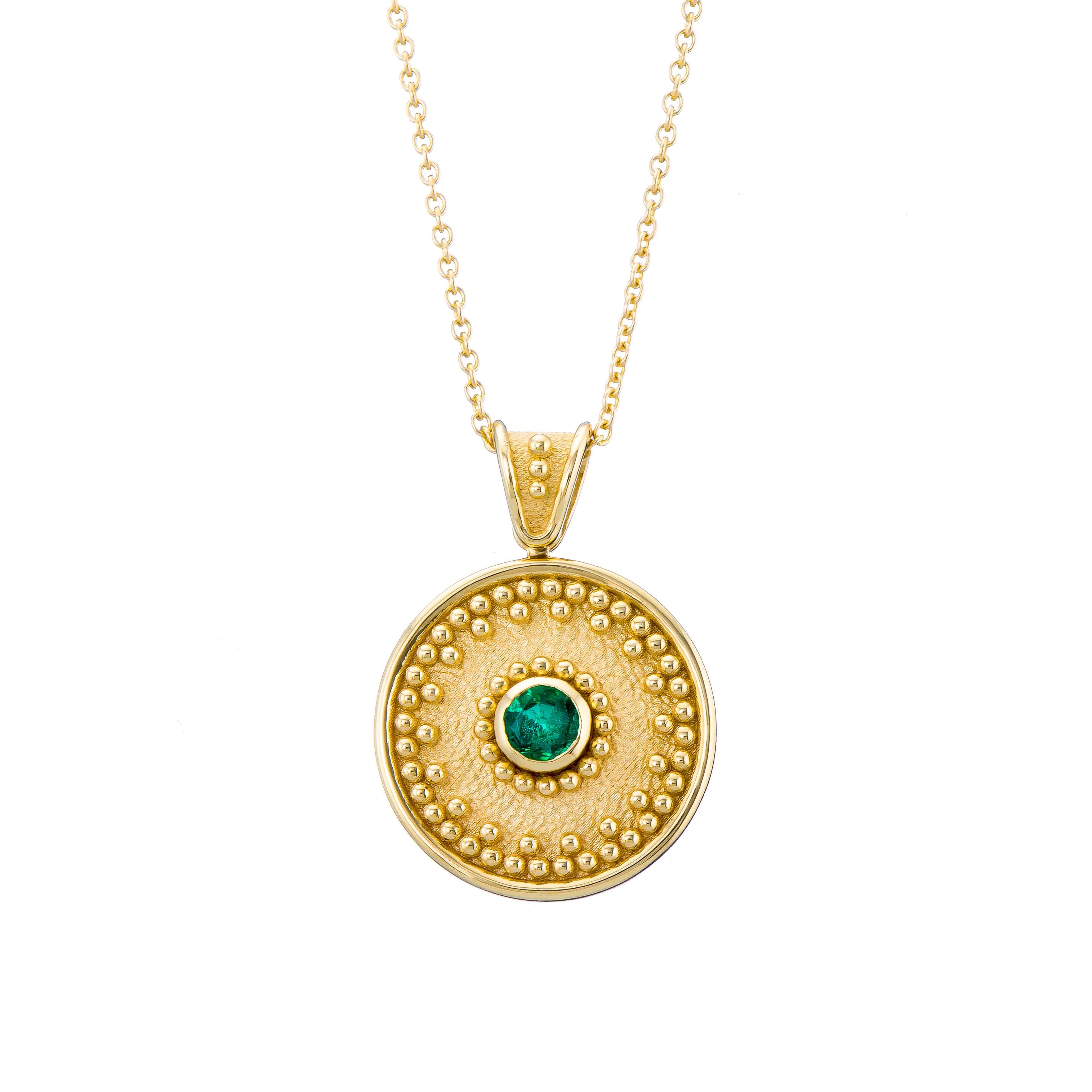 Byzantine Gold Round Emerald Pendant In New Condition For Sale In Athens, GR