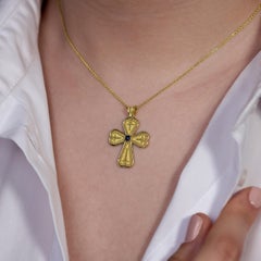 Croix de cœur byzantine avec saphir
