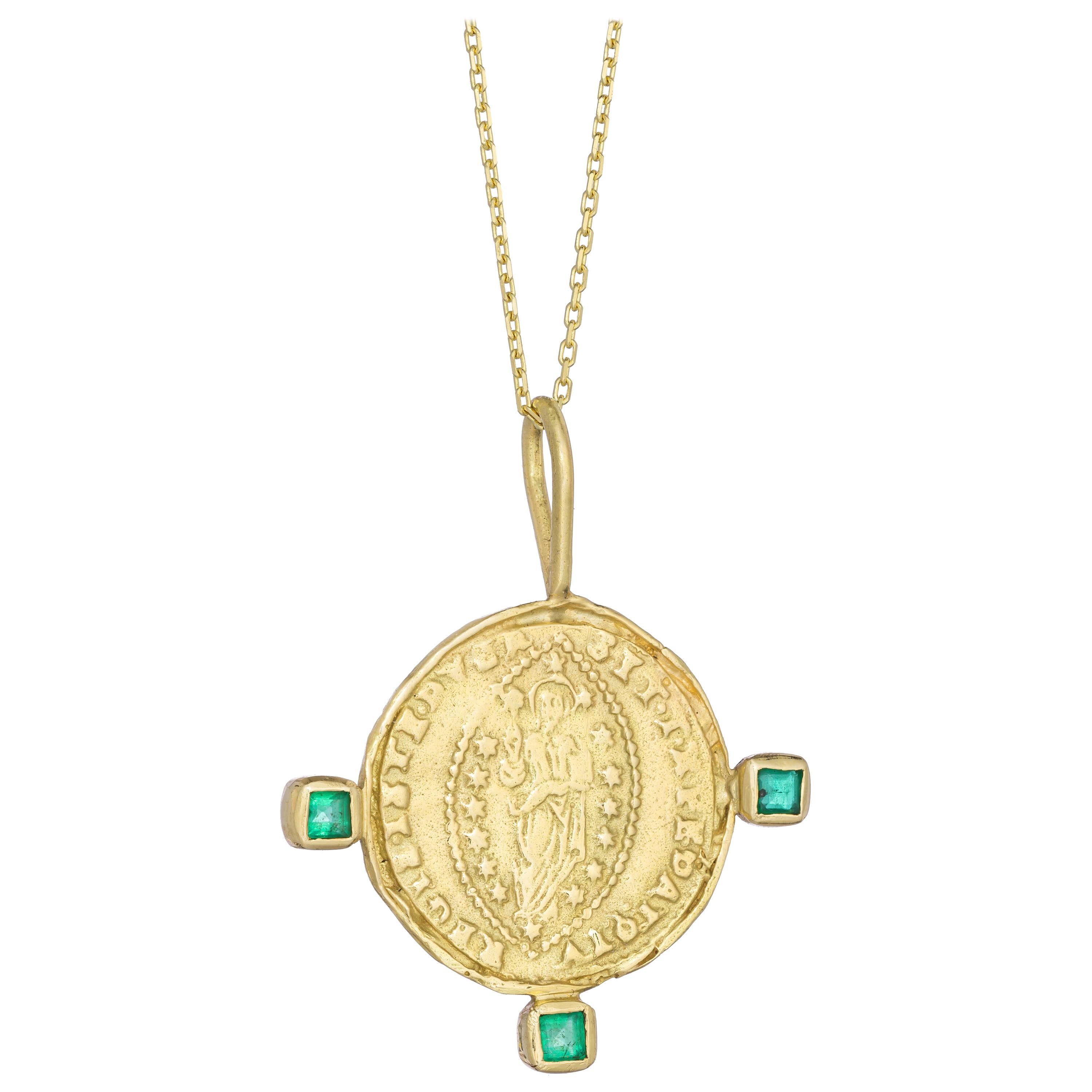Byzantine Mandorle Medallion Necklace with Emeralds, 18 Karat Yellow Gold For Sale