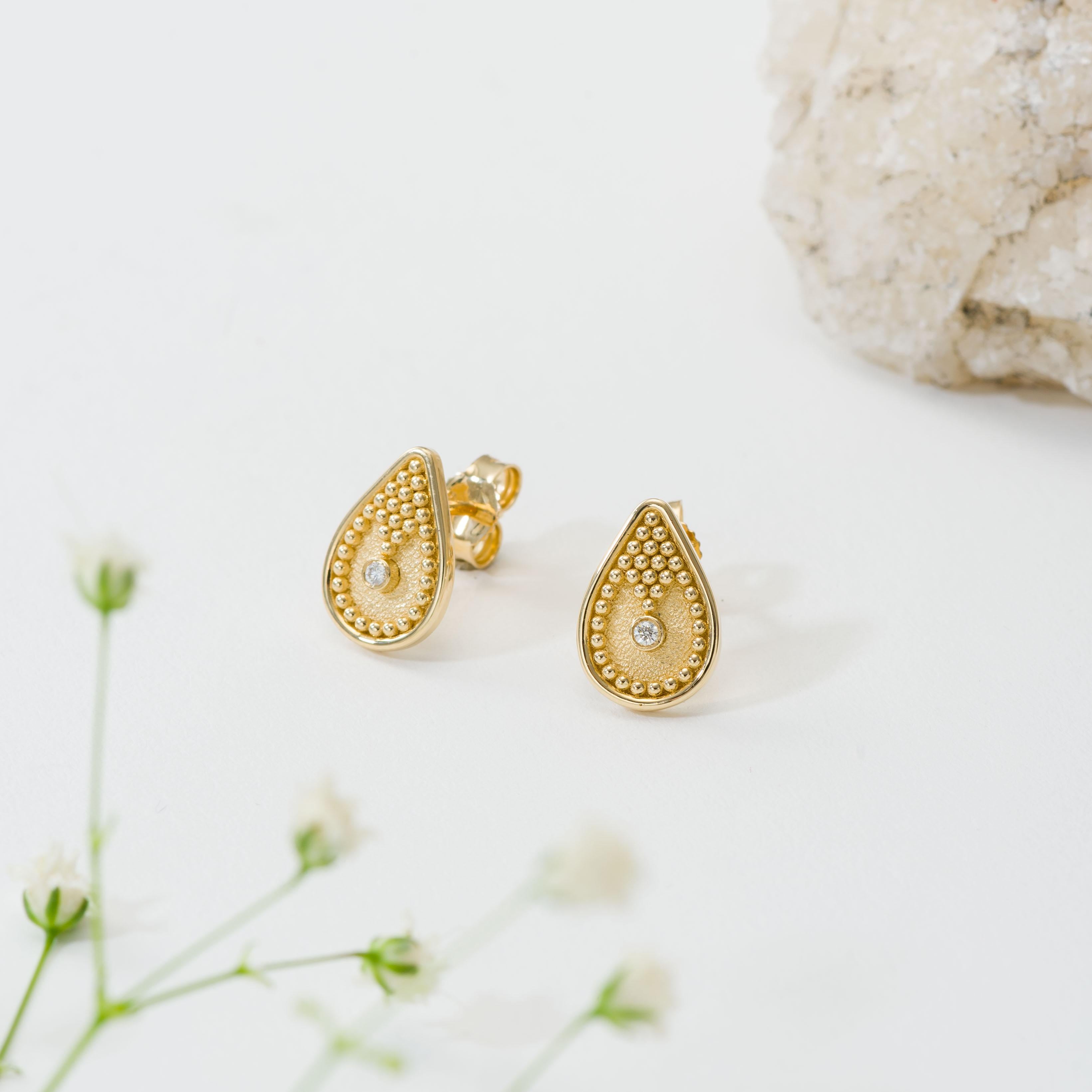 Brilliant Cut Byzantine Pear Gold Earrings with Diamond For Sale