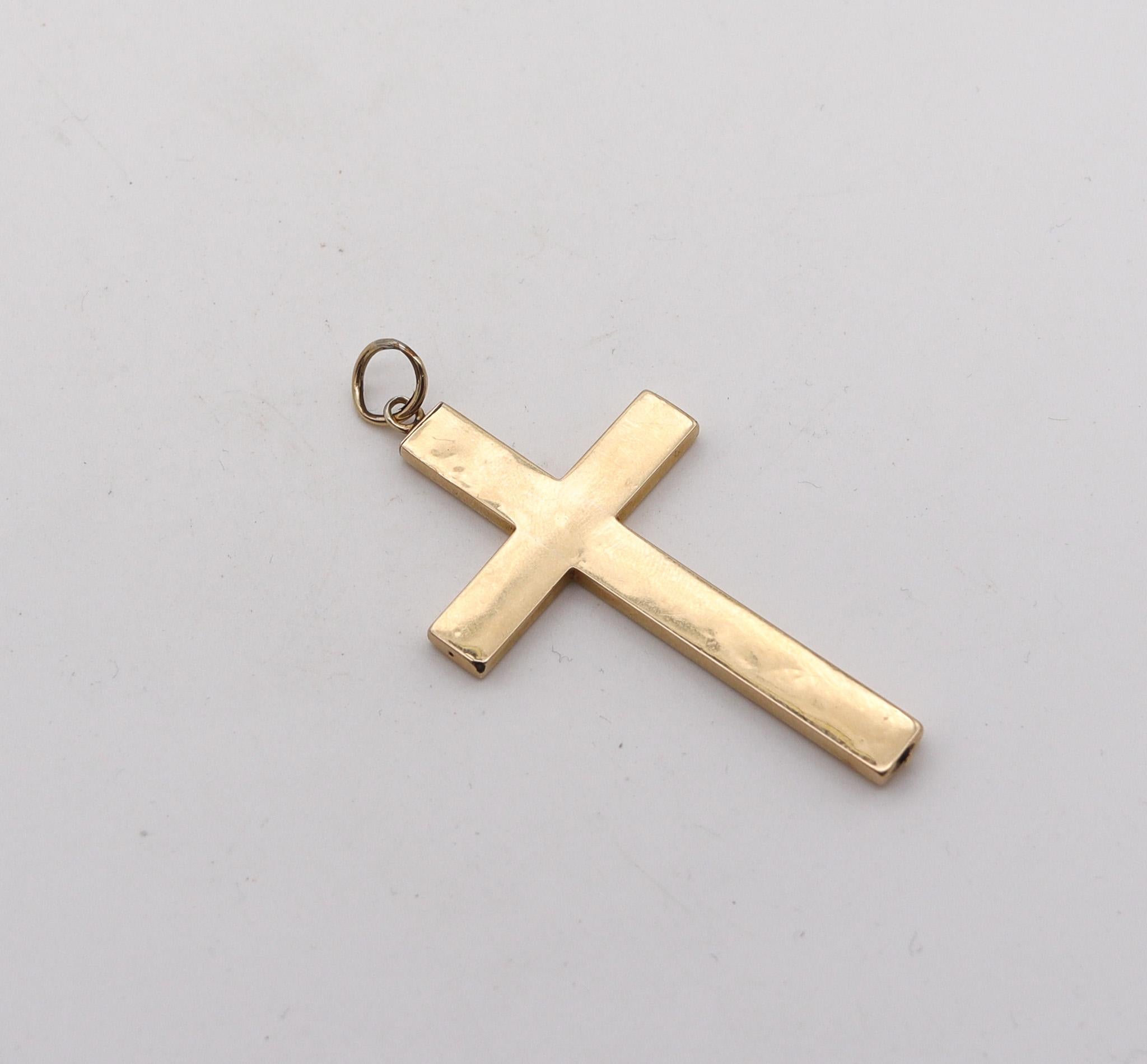 Byzantine Revival 1850 Enameled Peinture sur émail Cross In 18Kt Yellow Gold In Excellent Condition In Miami, FL