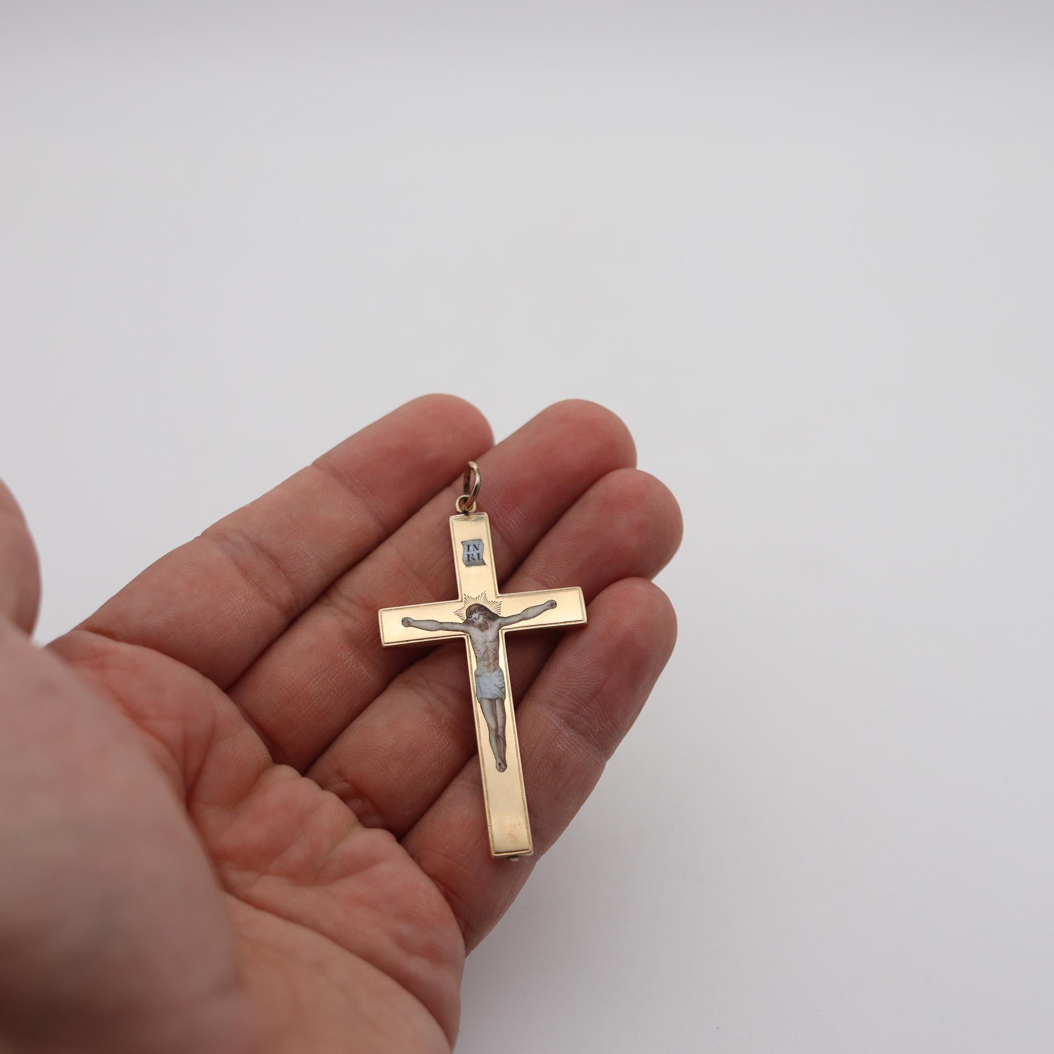 Women's or Men's Byzantine Revival 1850 Enameled Peinture sur émail Cross In 18Kt Yellow Gold