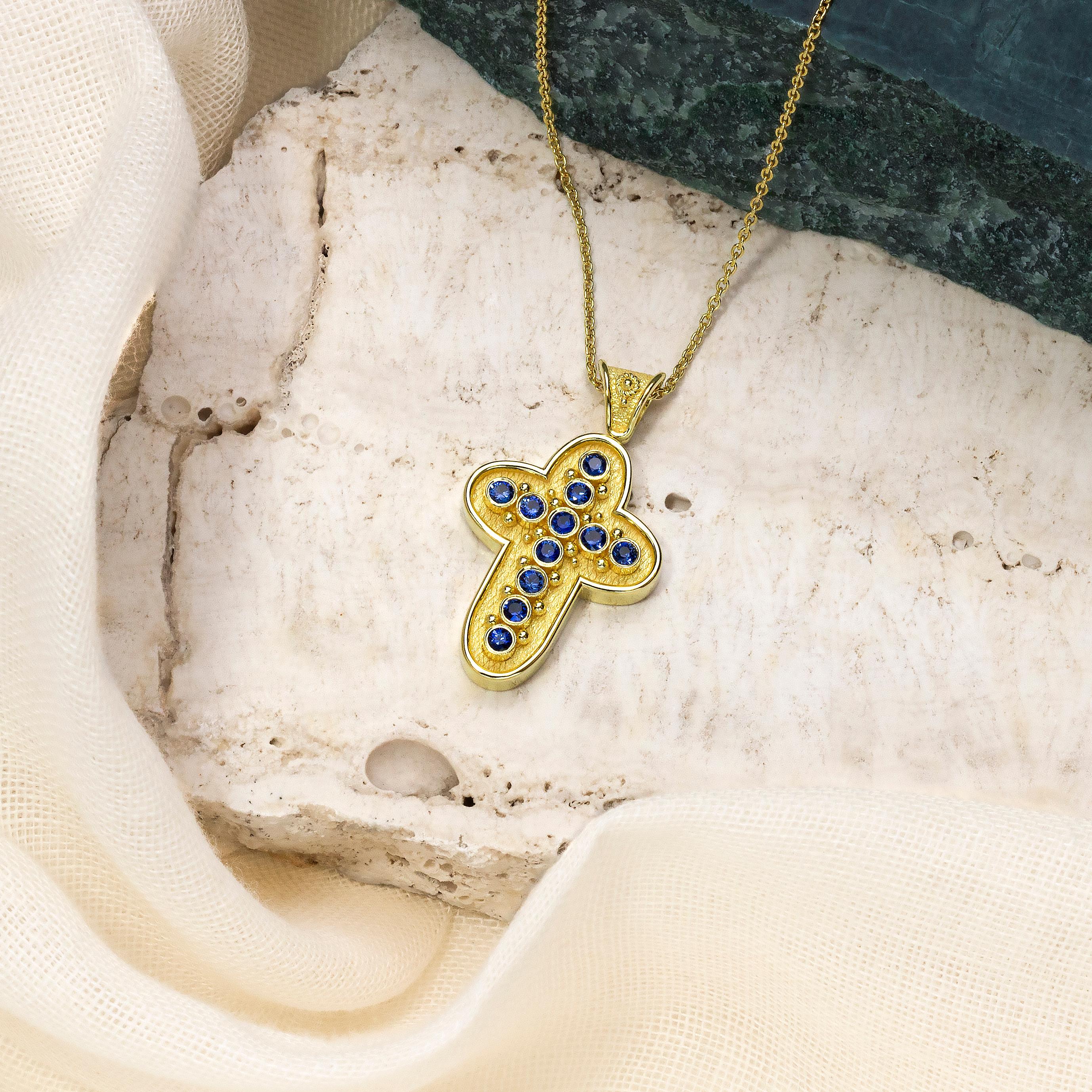 Byzantine Rounded Cross Pendant with Sapphires In New Condition For Sale In Athens, GR