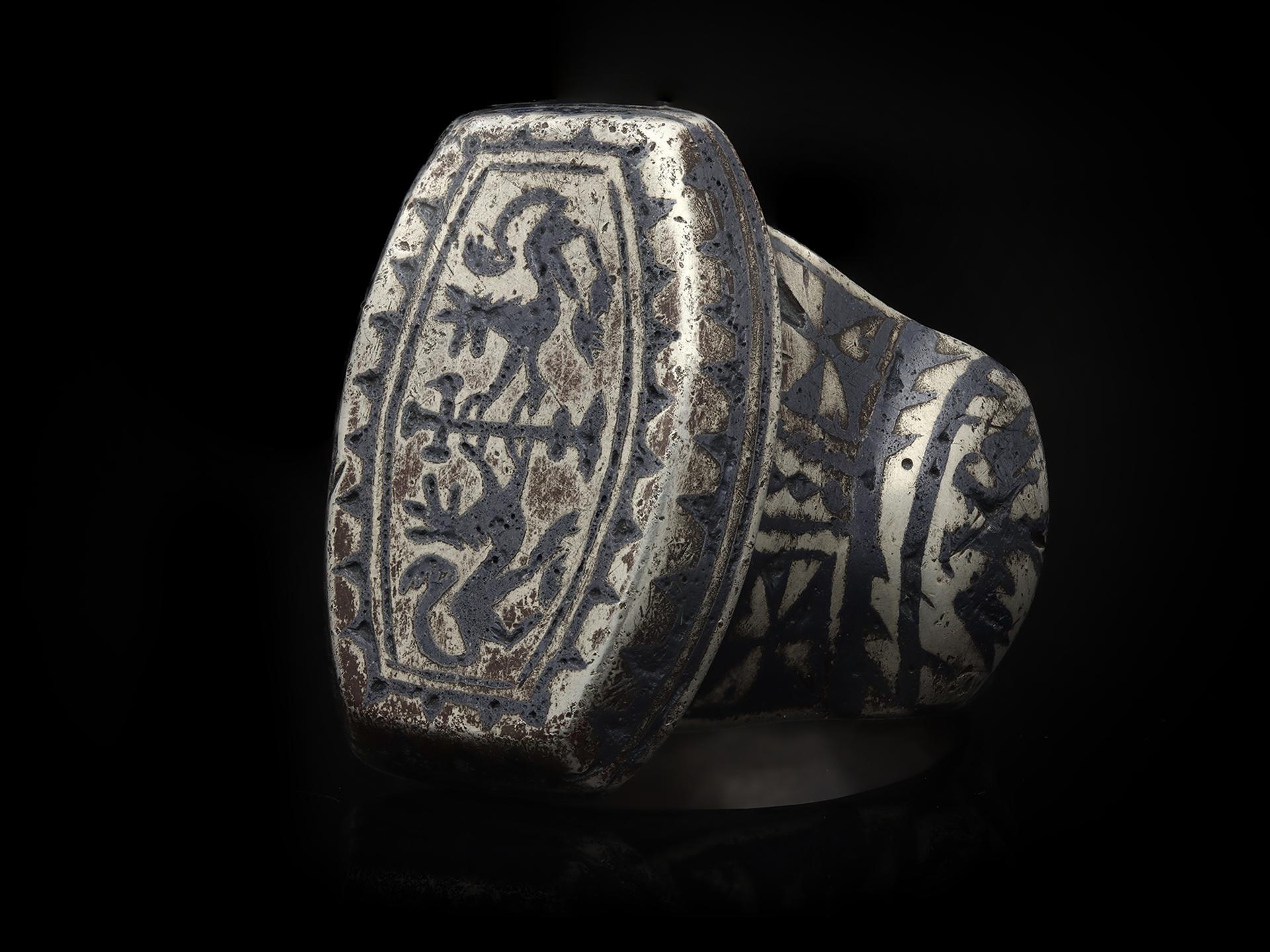 Byzantine Silver and Niello Guilloche Ring, circa 12th-14th Century AD For Sale 1