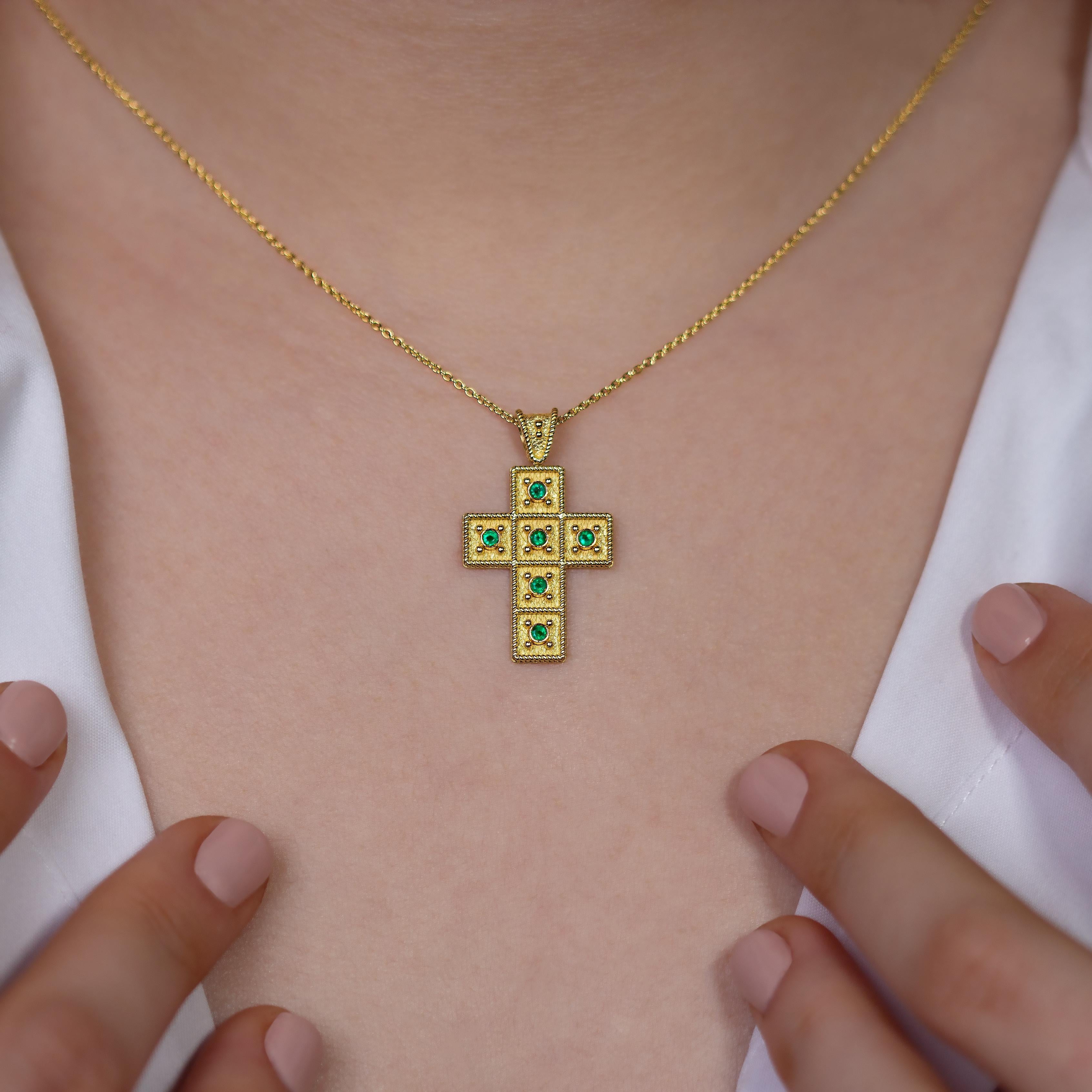 Byzantinisches quadratisches Kreuz mit Smaragden Damen im Angebot