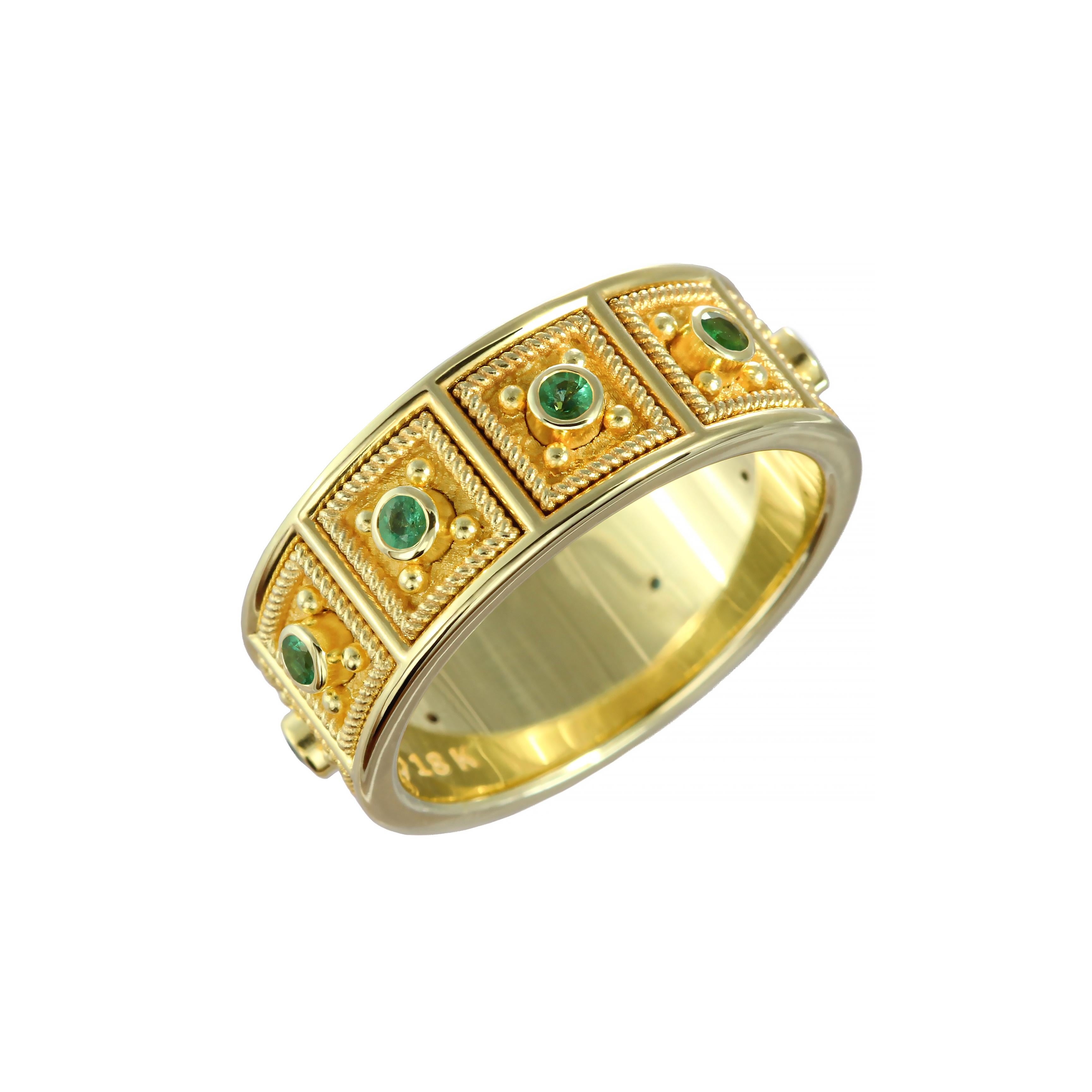 Byzantine Square Gold Ring with Emeralds In New Condition For Sale In Athens, GR