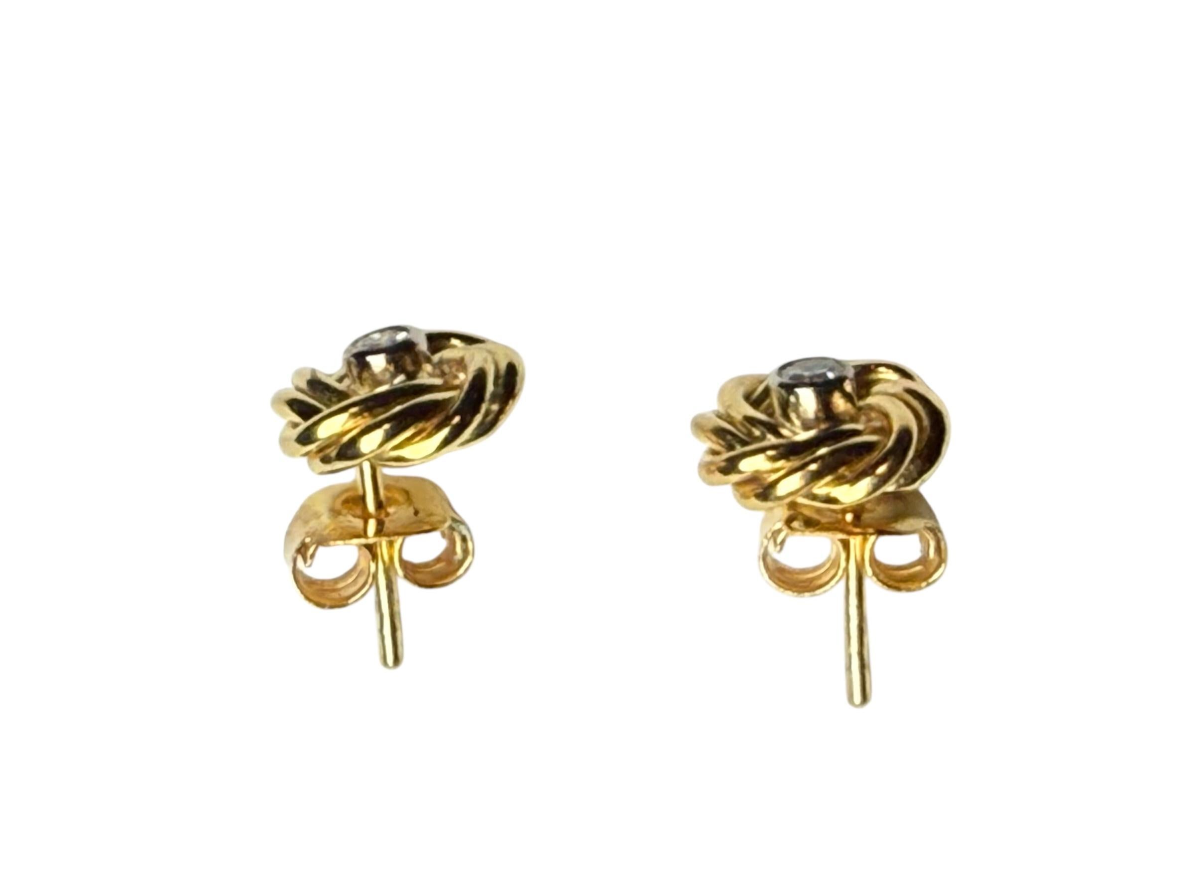 Paire de boucles d'oreilles en or 18K avec diamants de style byzantin en vente 4