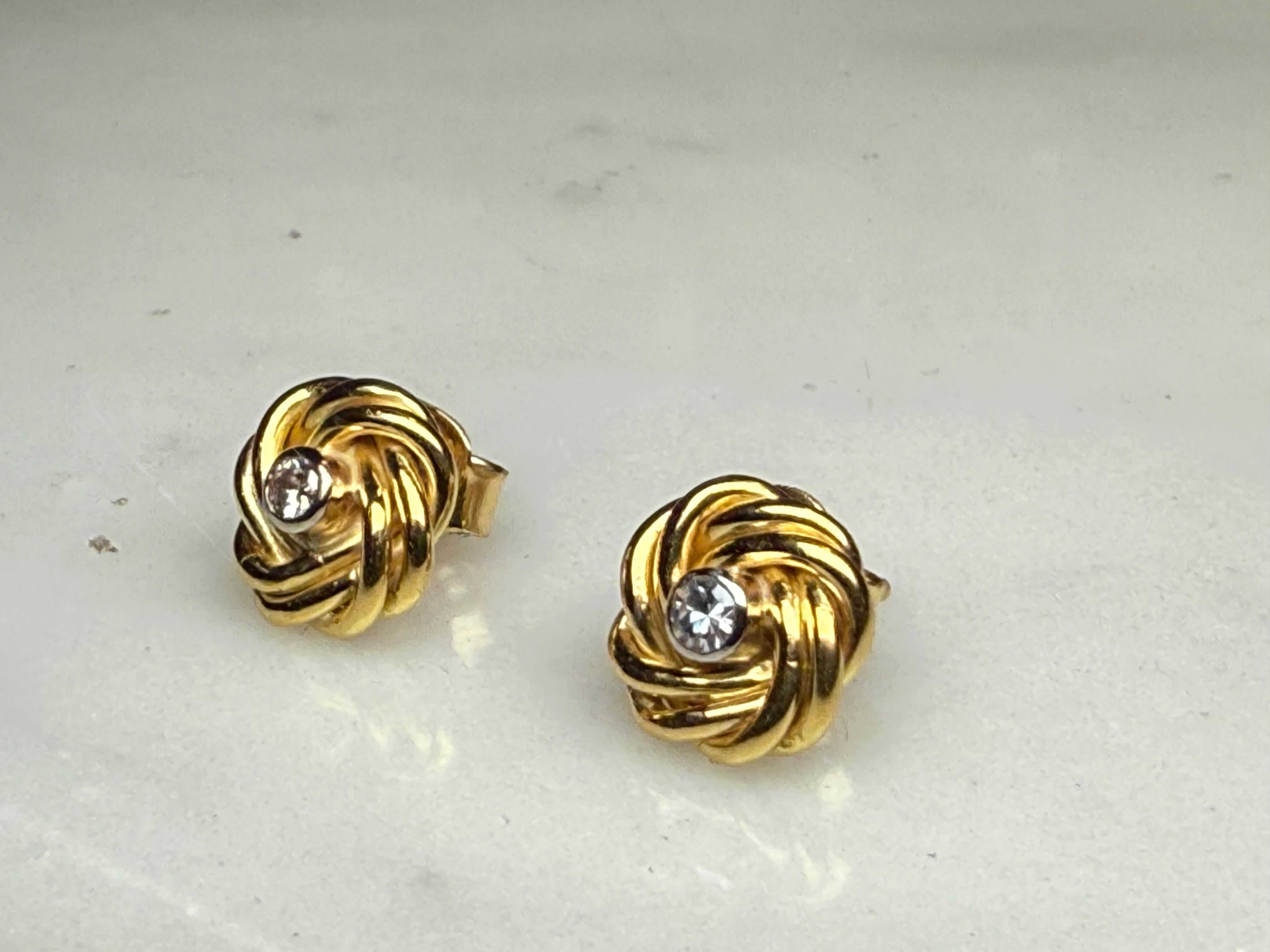 Paire de boucles d'oreilles en or 18K avec diamants de style byzantin en vente 7