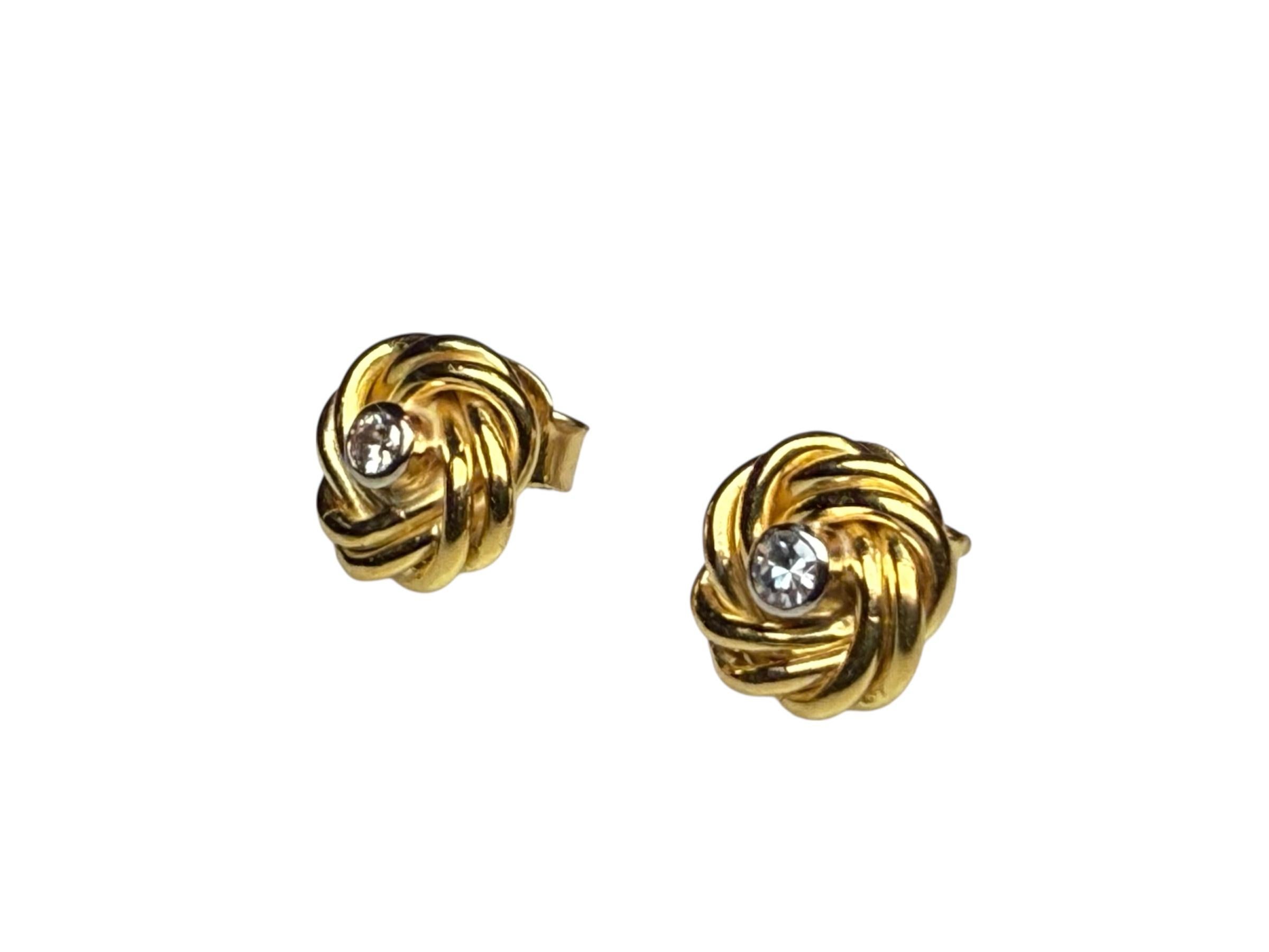 Paire de boucles d'oreilles en or 18K avec diamants de style byzantin en vente 1