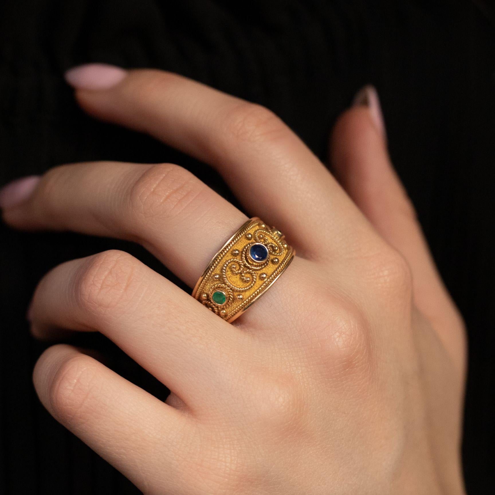 Round Cut Byzantium Style Emerald Sapphire Ruby Ring 18 Karat Yellow Gold For Sale