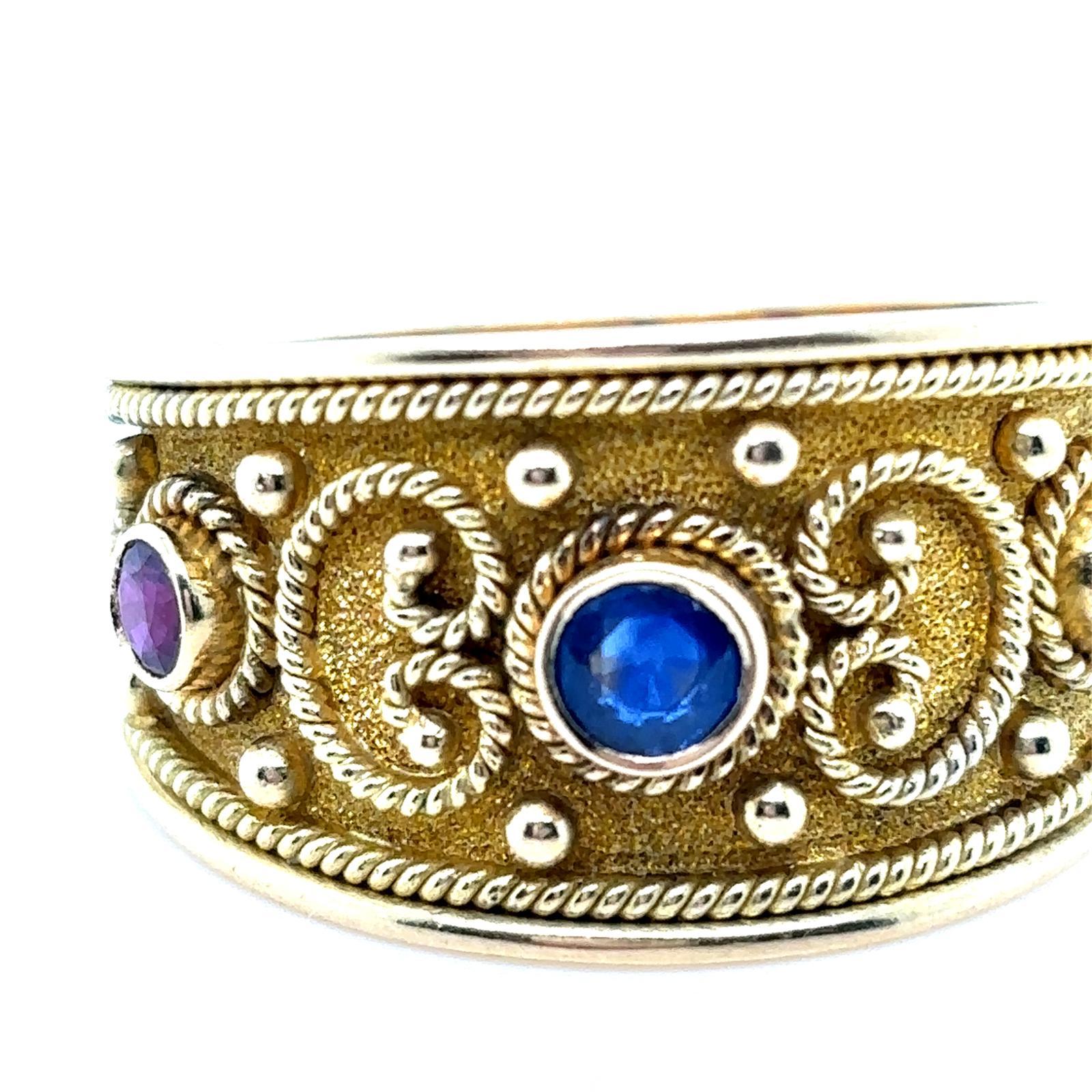 Byzantium Style Emerald Sapphire Ruby Ring 18 Karat Yellow Gold For Sale 3