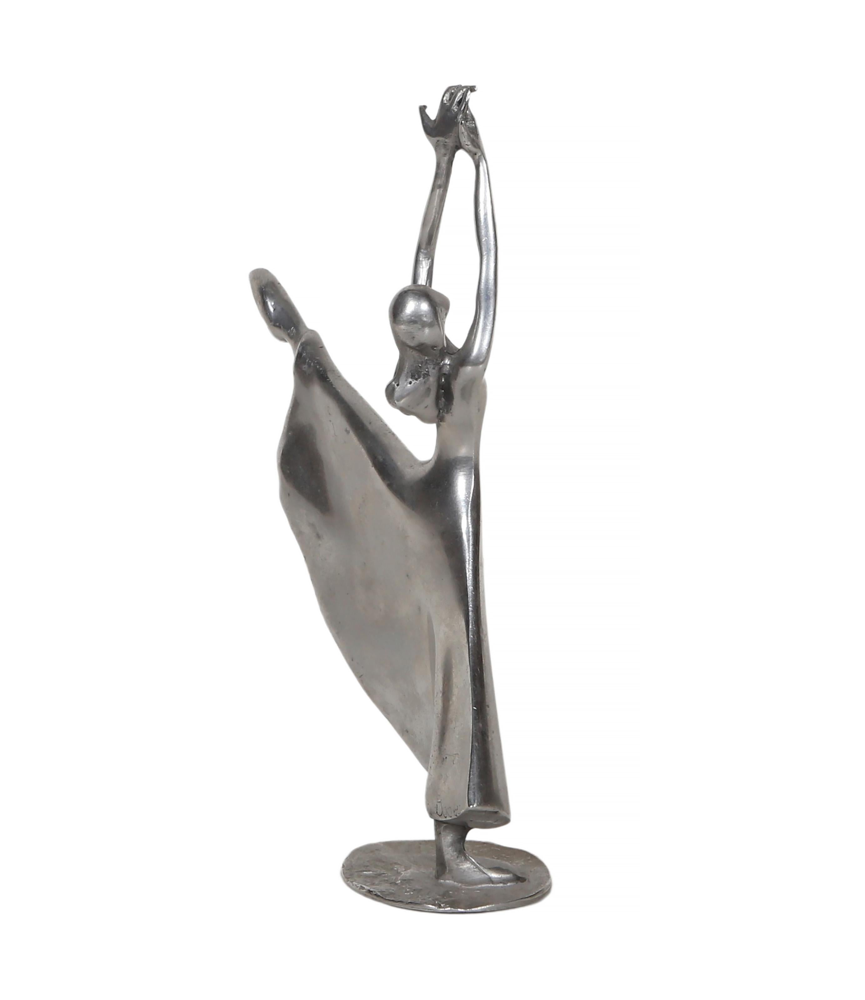 Bailarina, escultura moderna de níquel fundido de B.Z. Tetas - Figurative Sculpture Gris de B.Z. Boobis