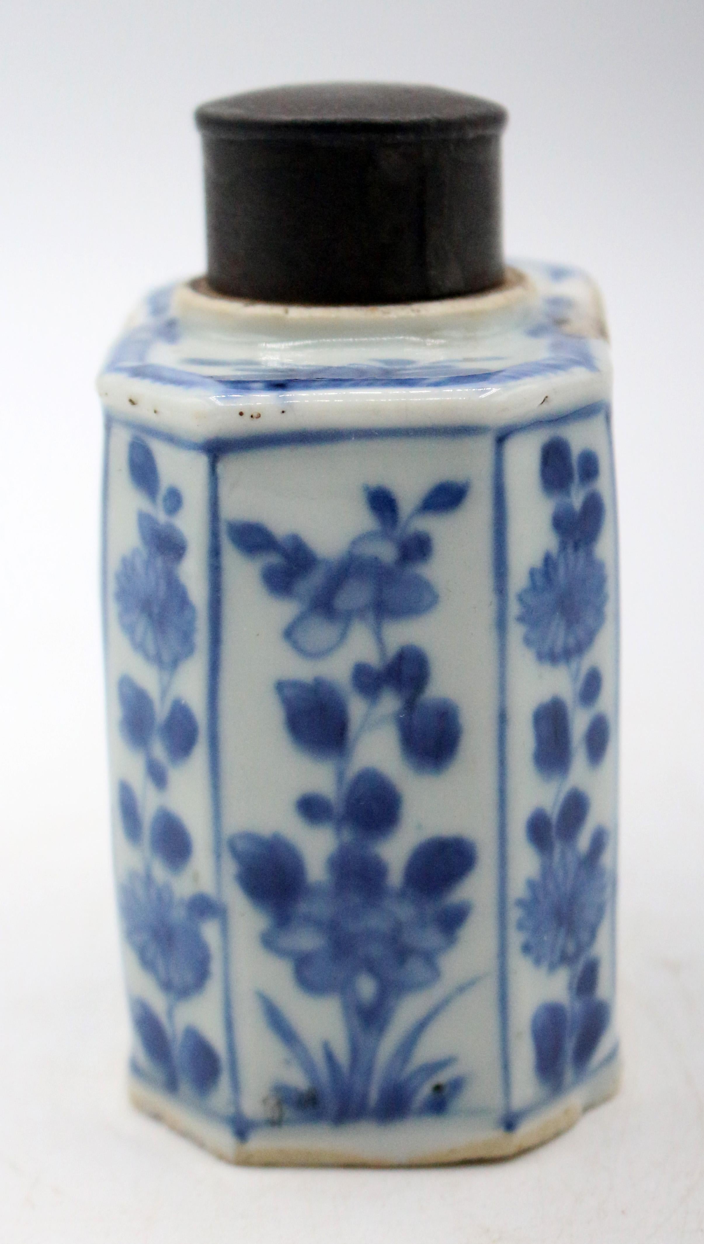 Porzellan-Teedose aus der Kangxi- oder Yongzheng-Periode um 1720 (Chinesisch) im Angebot