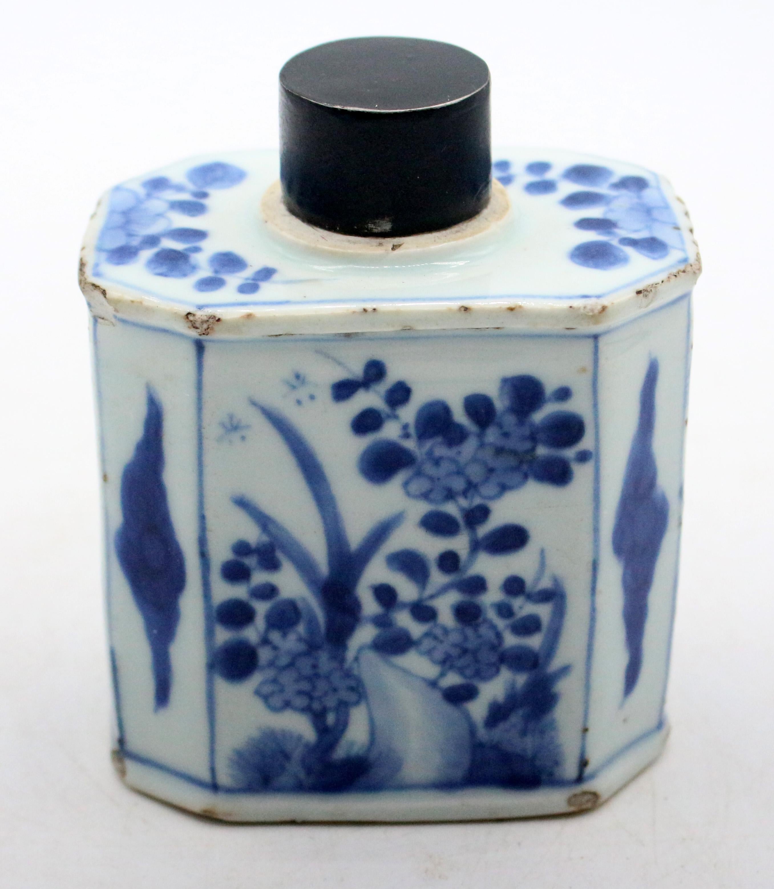 Chinese Export c. 1720s Chinese Kangxi or Yongzheng Period Porcelain Tea Caddy