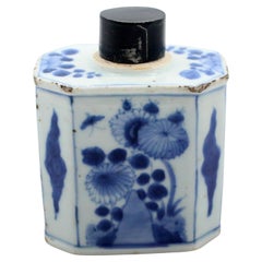 c. 1720s Chinese Kangxi or Yongzheng Period Porcelain Tea Caddy