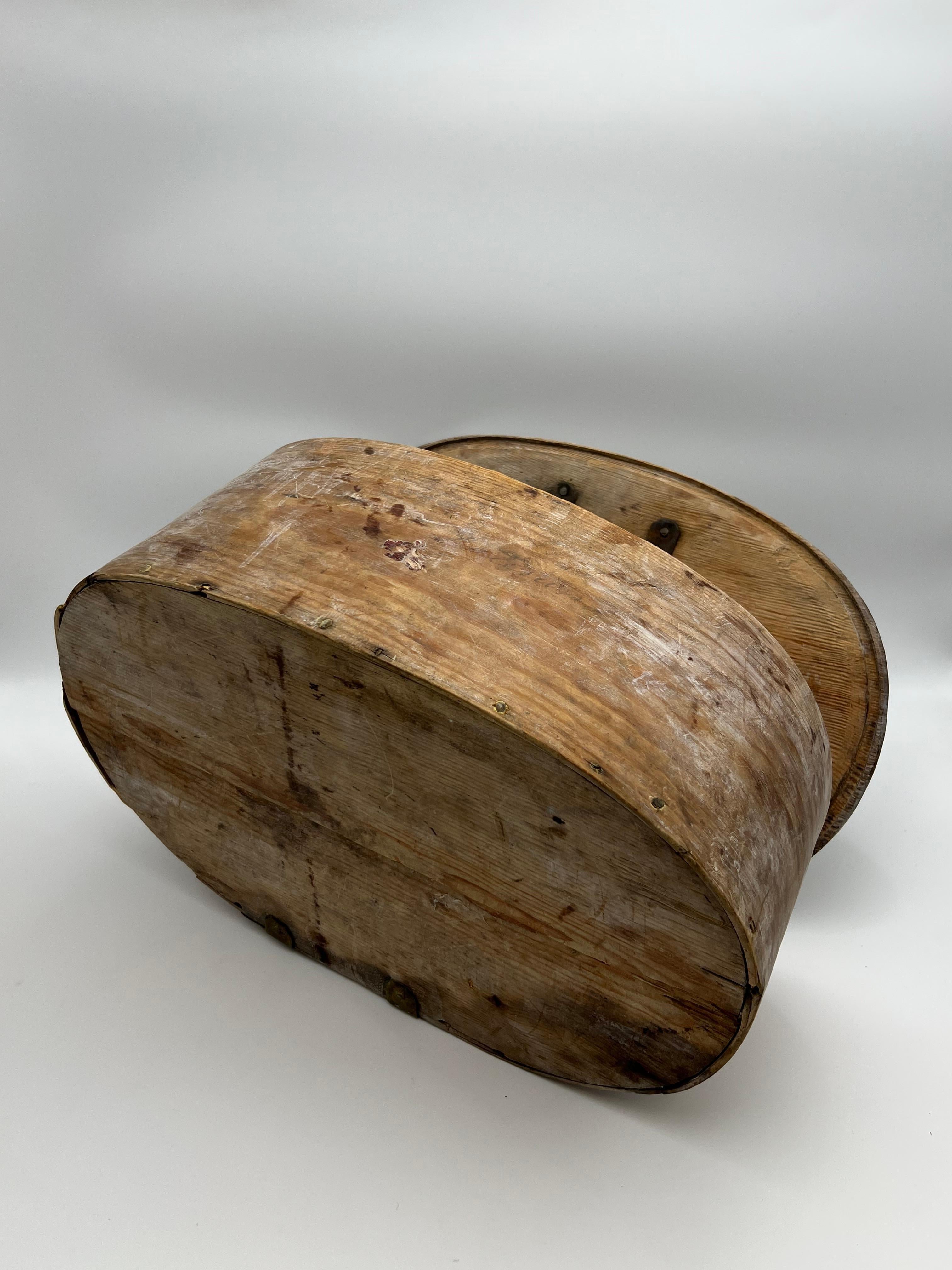 c. 1750-1780s Antique RUSTIC Pine / Bentwood Chest Box. Primitive, Nordic For Sale 3
