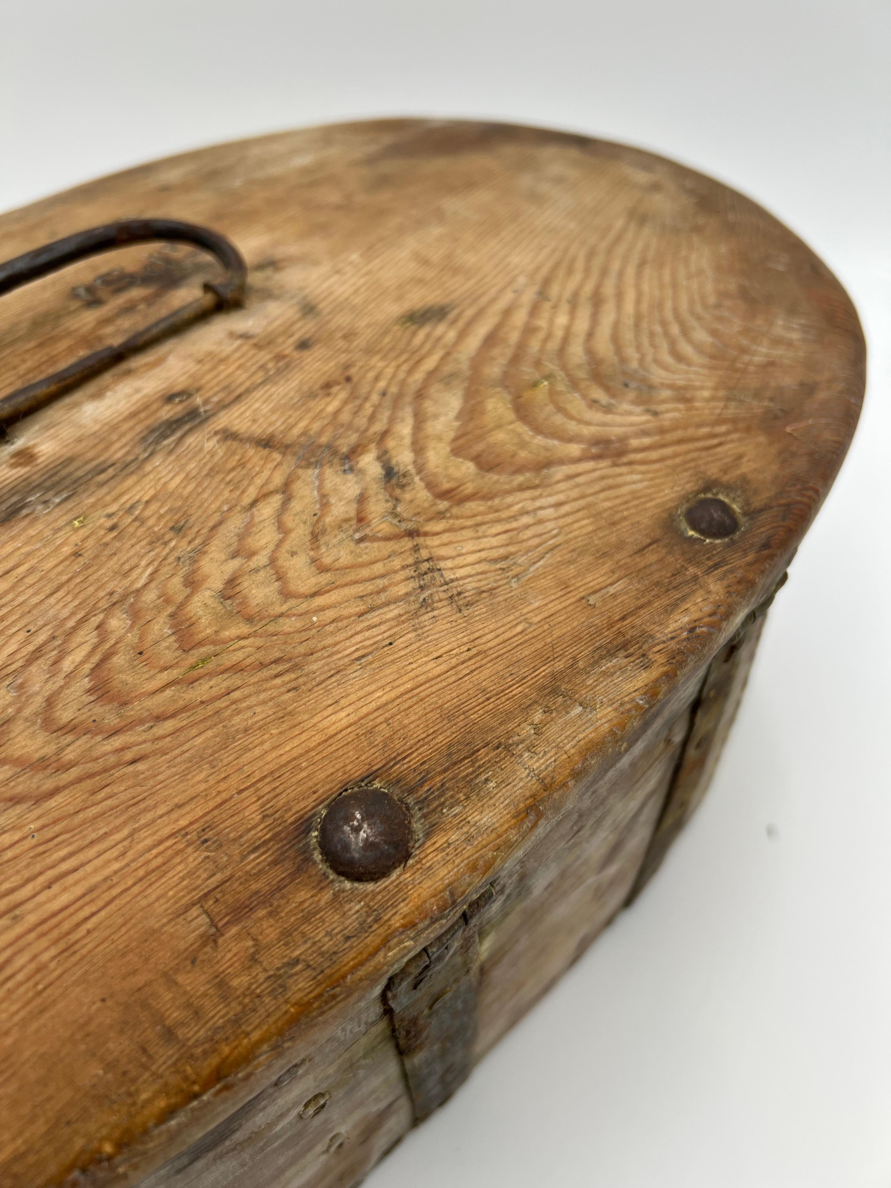 c. 1750-1780s Antique RUSTIC Pine / Bentwood Chest Box. Primitive, Nordic For Sale 7