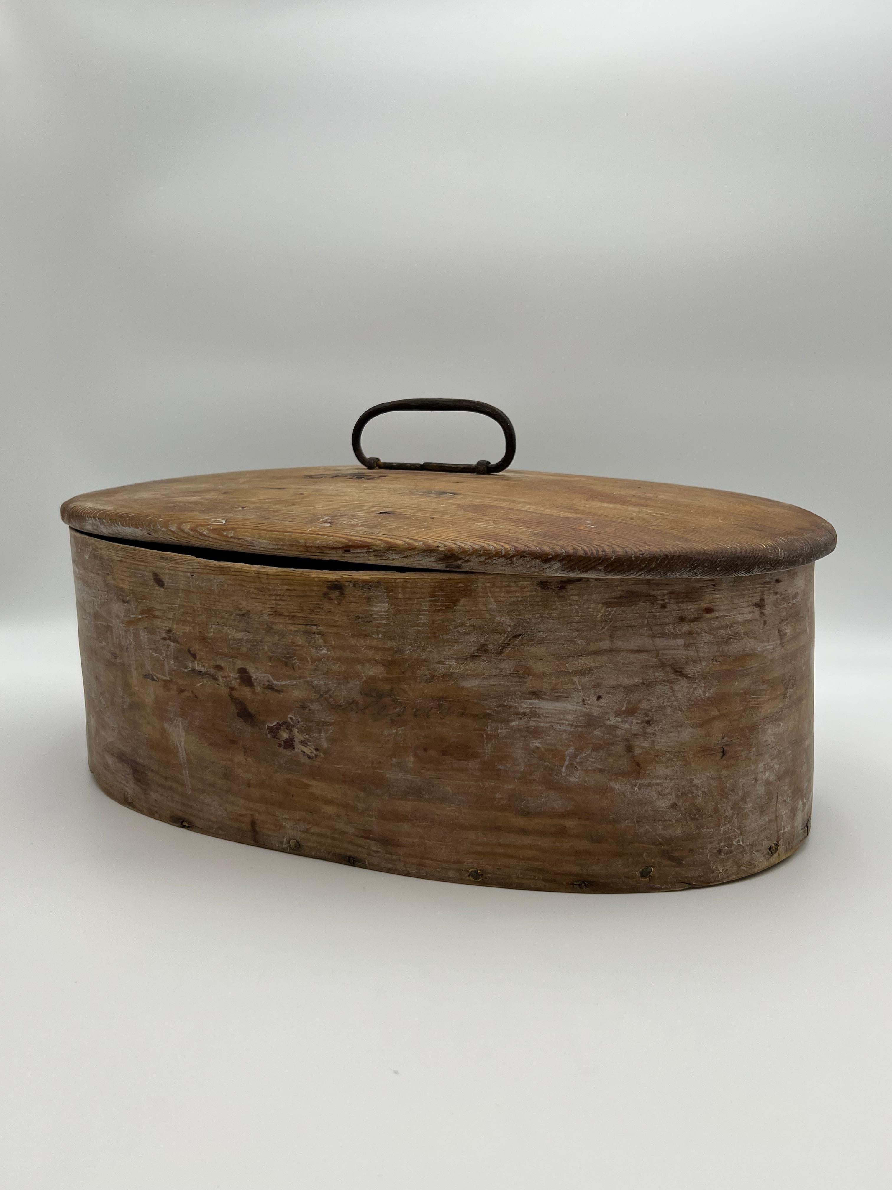 Norwegian c. 1750-1780s Antique RUSTIC Pine / Bentwood Chest Box. Primitive, Nordic For Sale