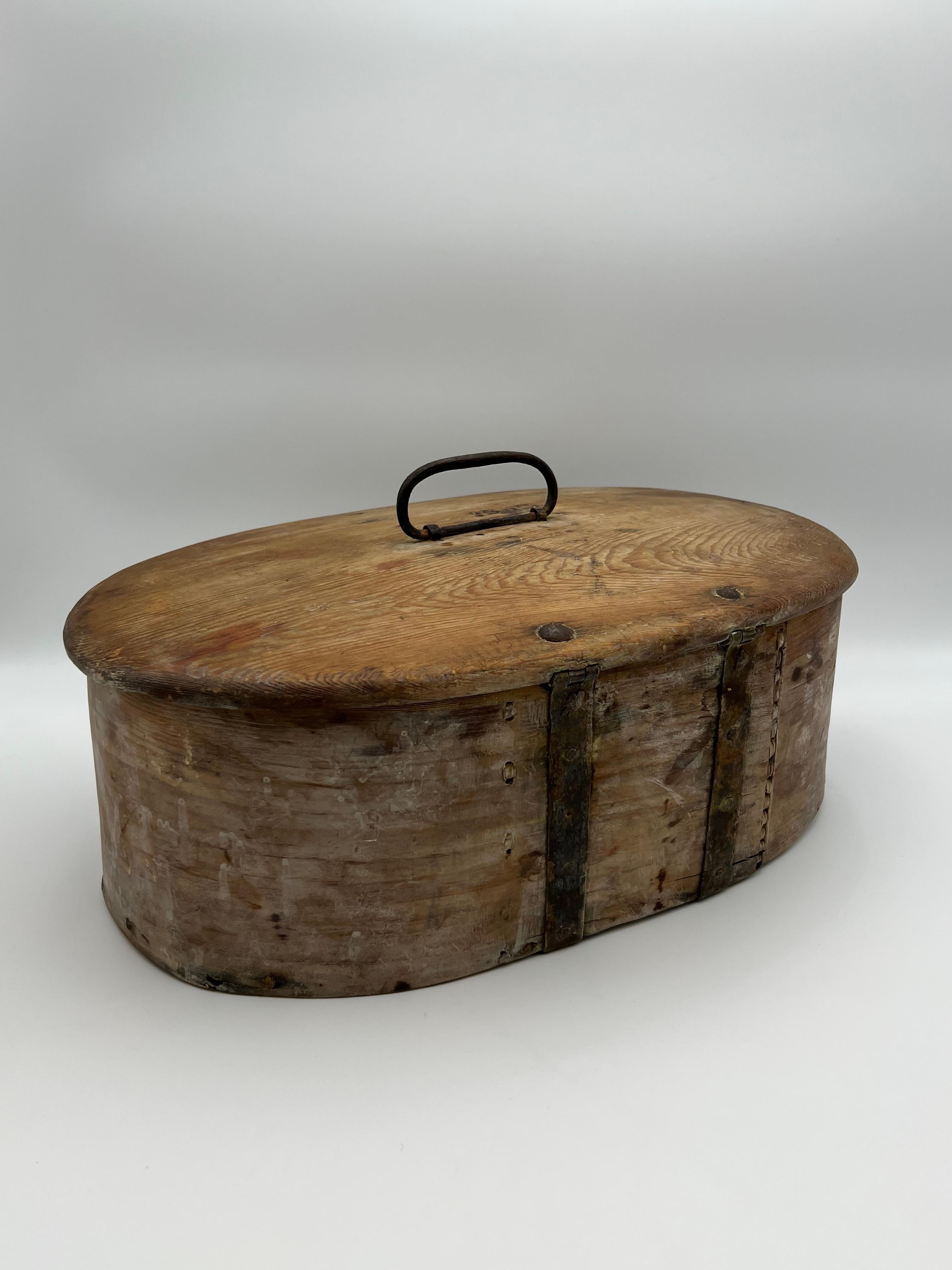 c. 1750-1780s Antique RUSTIC Pine / Bentwood Chest Box. Primitive, Nordic For Sale 1