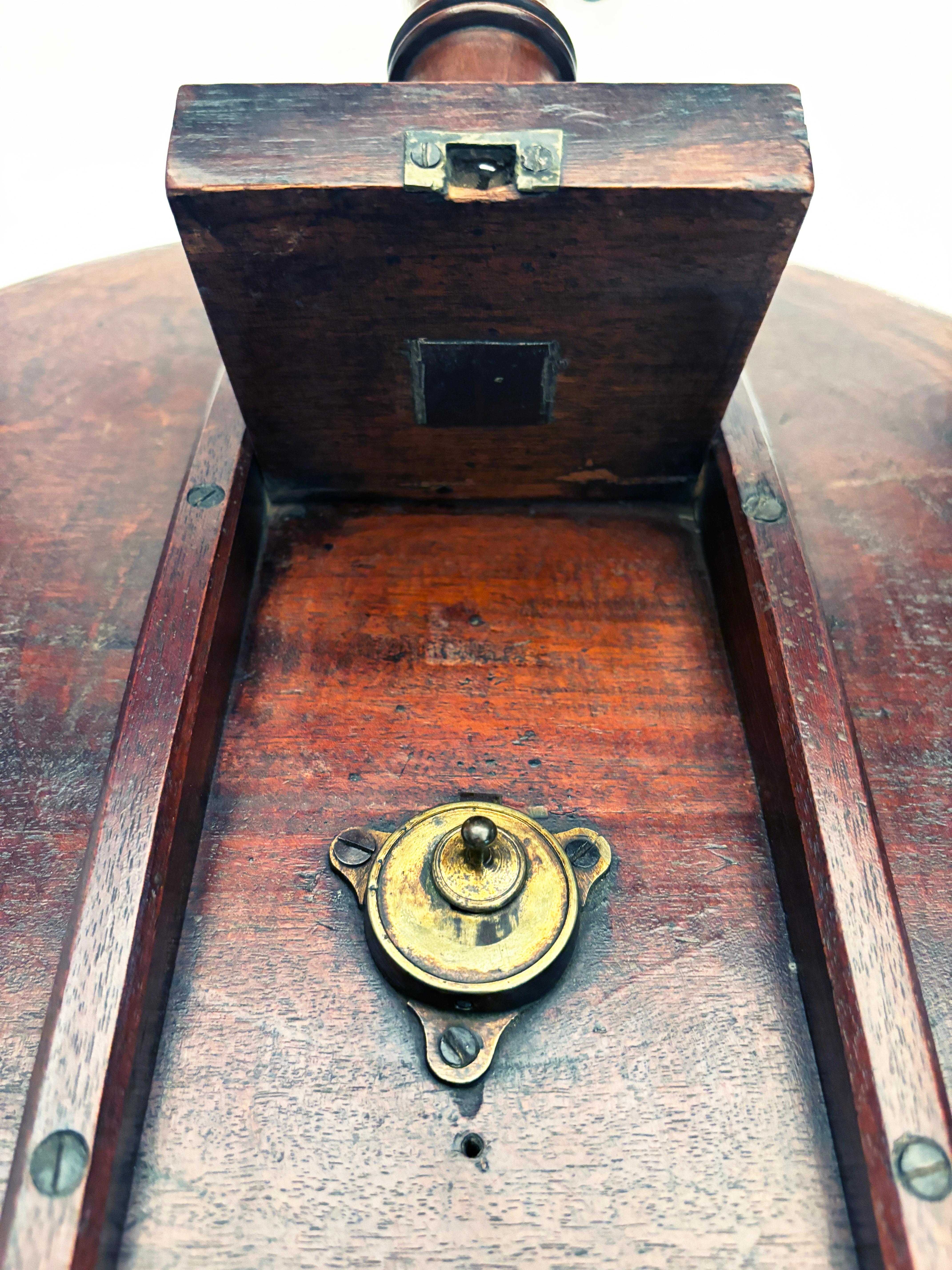 c. 1750 Walnut Chippendale Style Tilt Top Table with Dish Rim Inlay For Sale 12