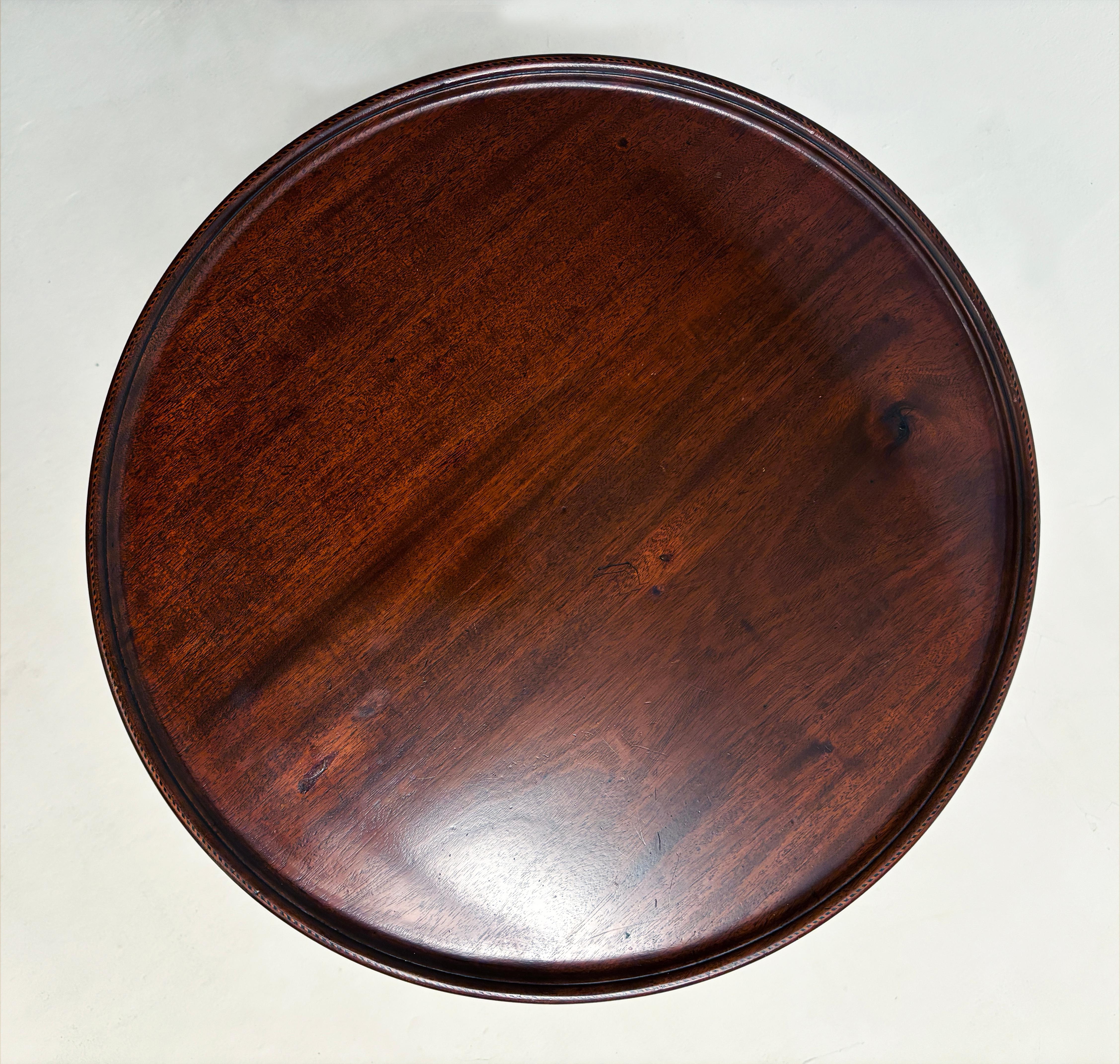 c. 1750 Walnut Chippendale Style Tilt Top Table with Dish Rim Inlay In Good Condition For Sale In Louisville, KY
