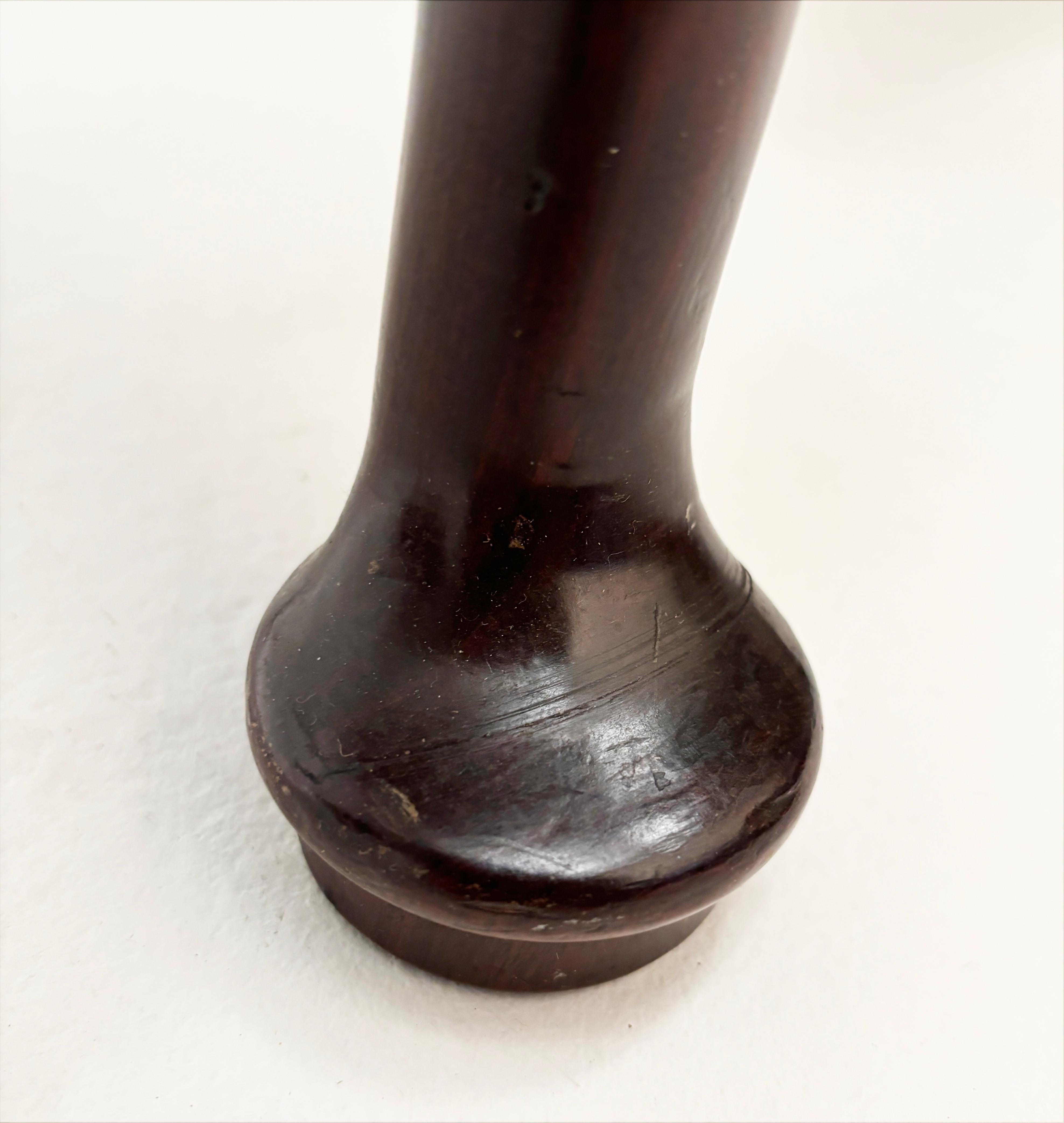 XVIII secolo c. 1760 George II - Lowboy inglese in mogano e Oak in vendita