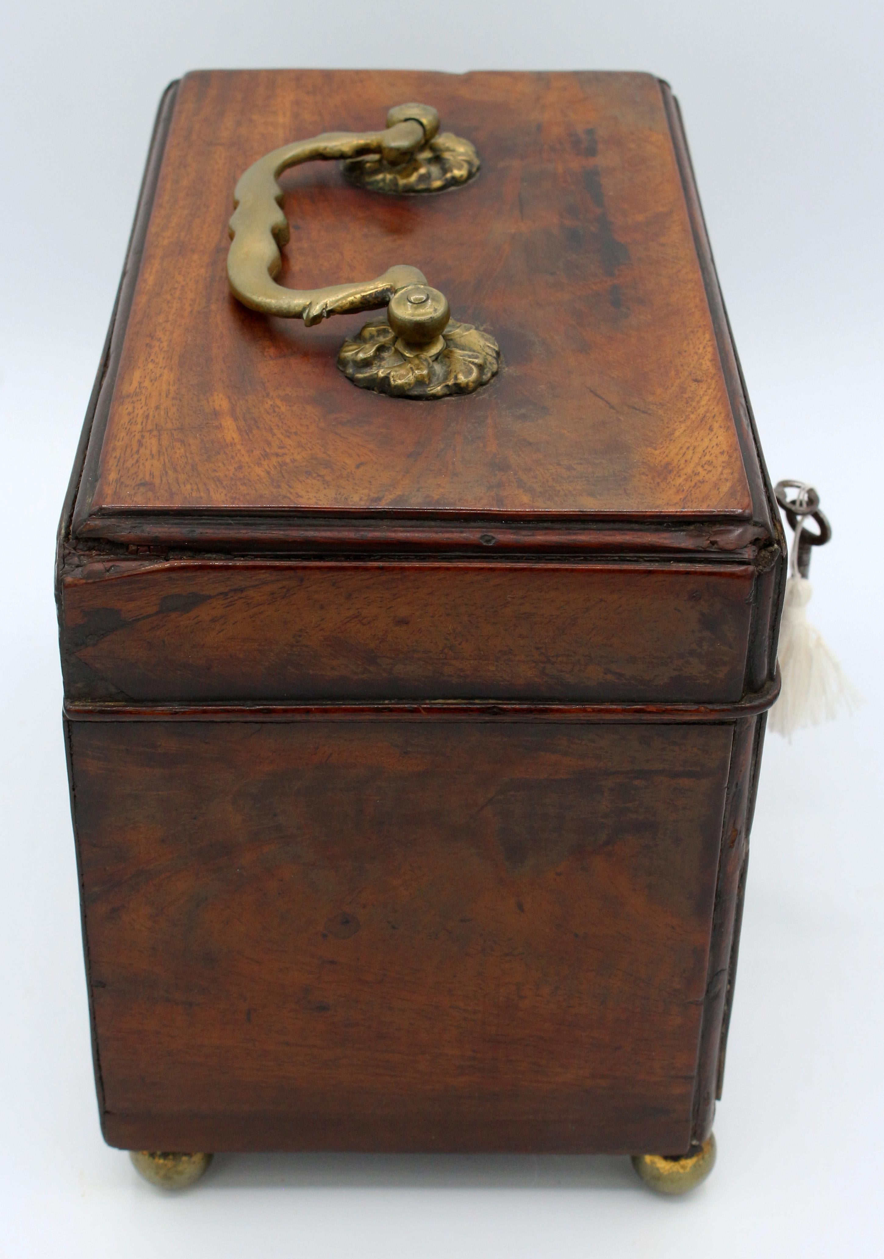 c. 1765 George III Tea Caddy In Good Condition In Chapel Hill, NC