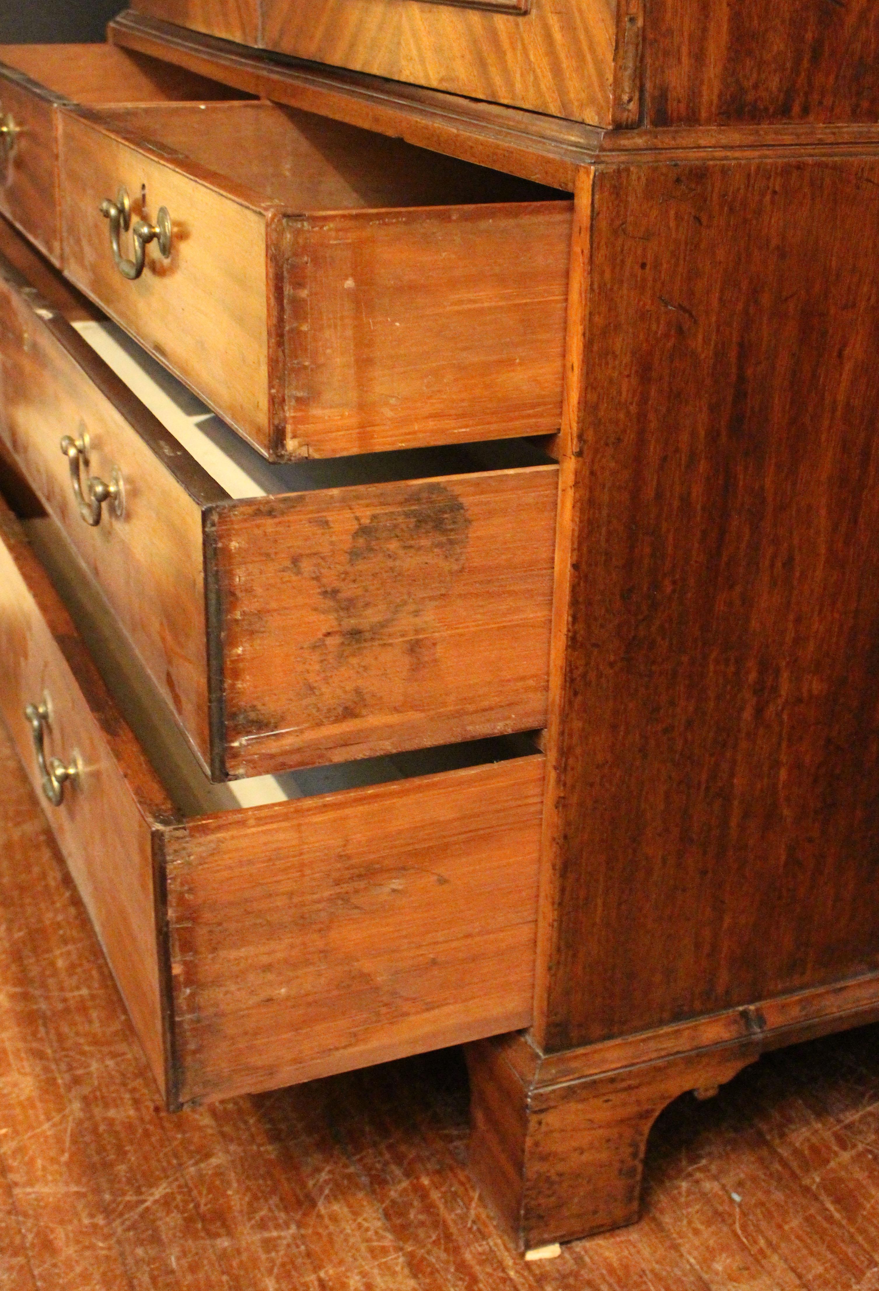 C. 1780 English Georgian Period Linen Press Inglés en venta