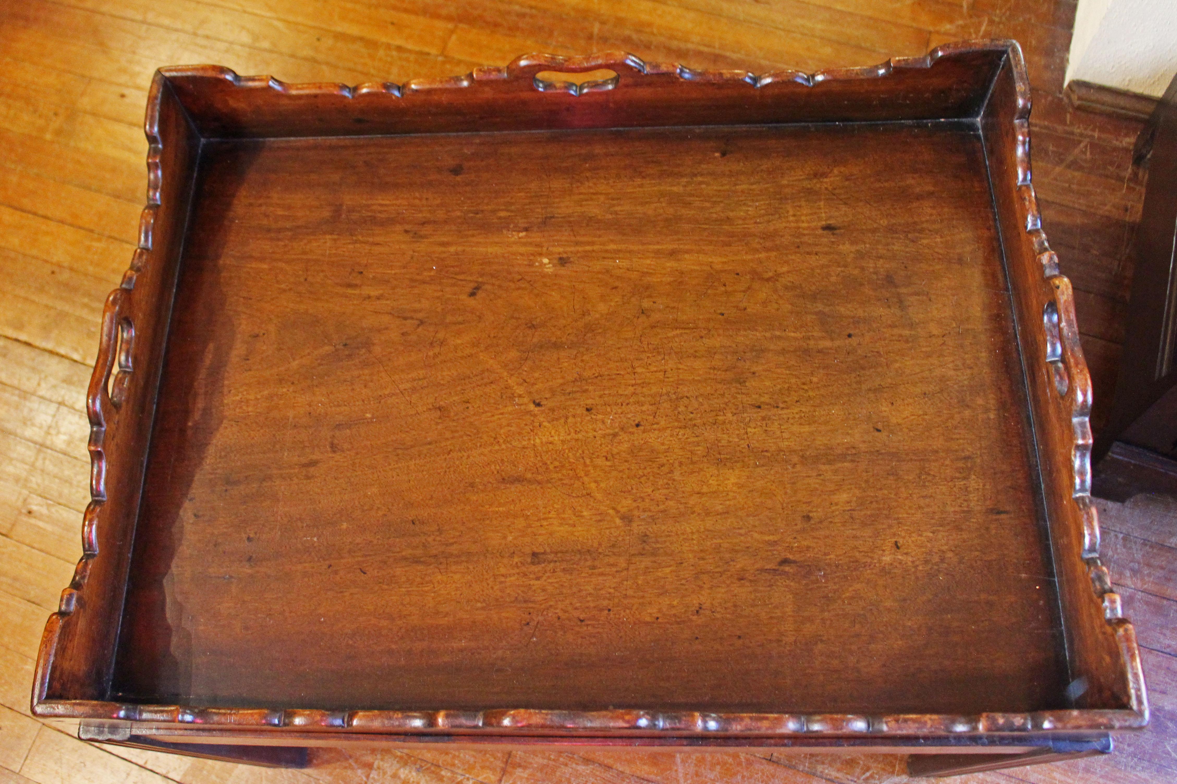 Anglais c. 1780 George III Butler's Tray Now on Coffee Table Height Stand en vente