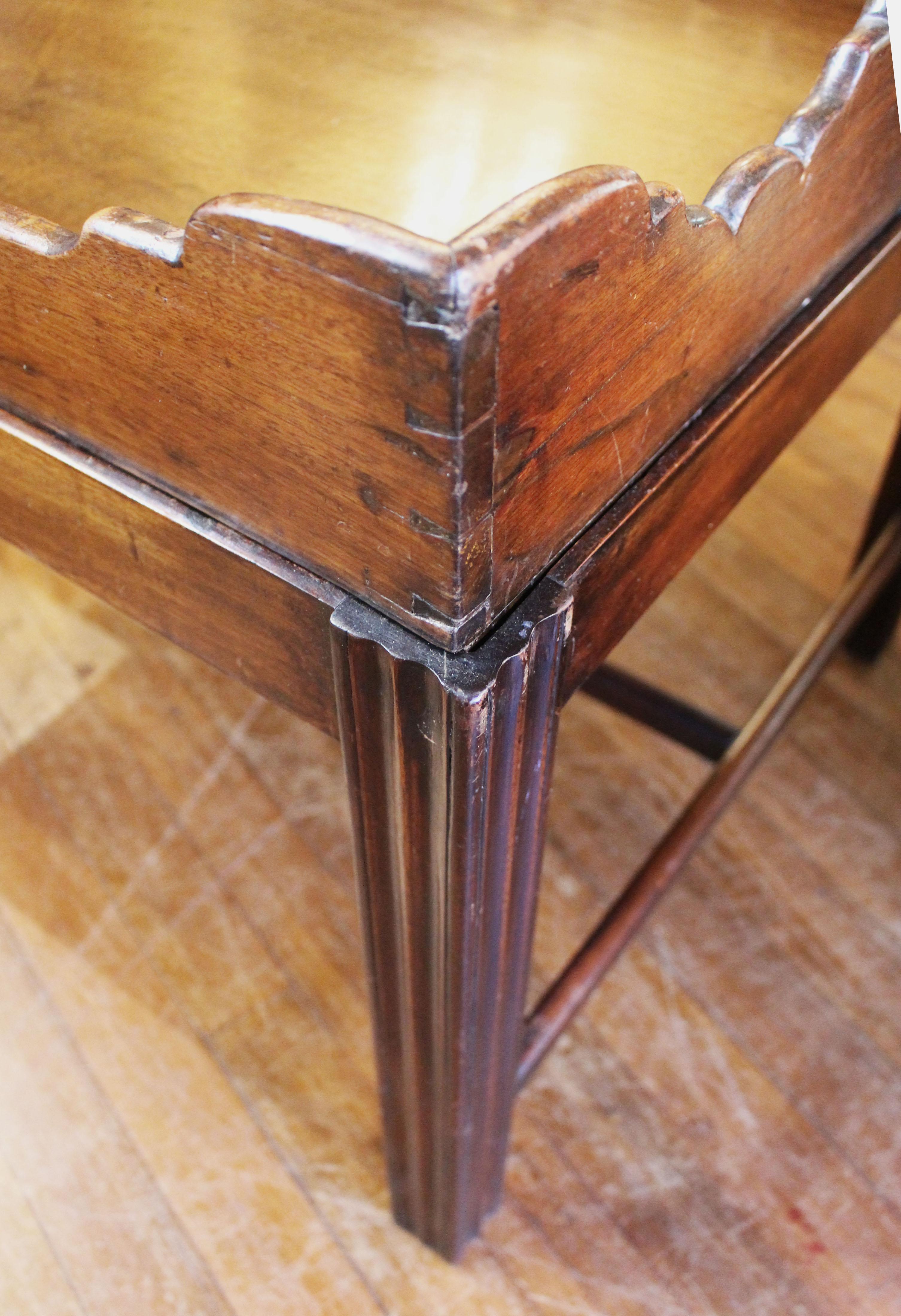 Bois c. 1780 George III Butler's Tray Now on Coffee Table Height Stand en vente