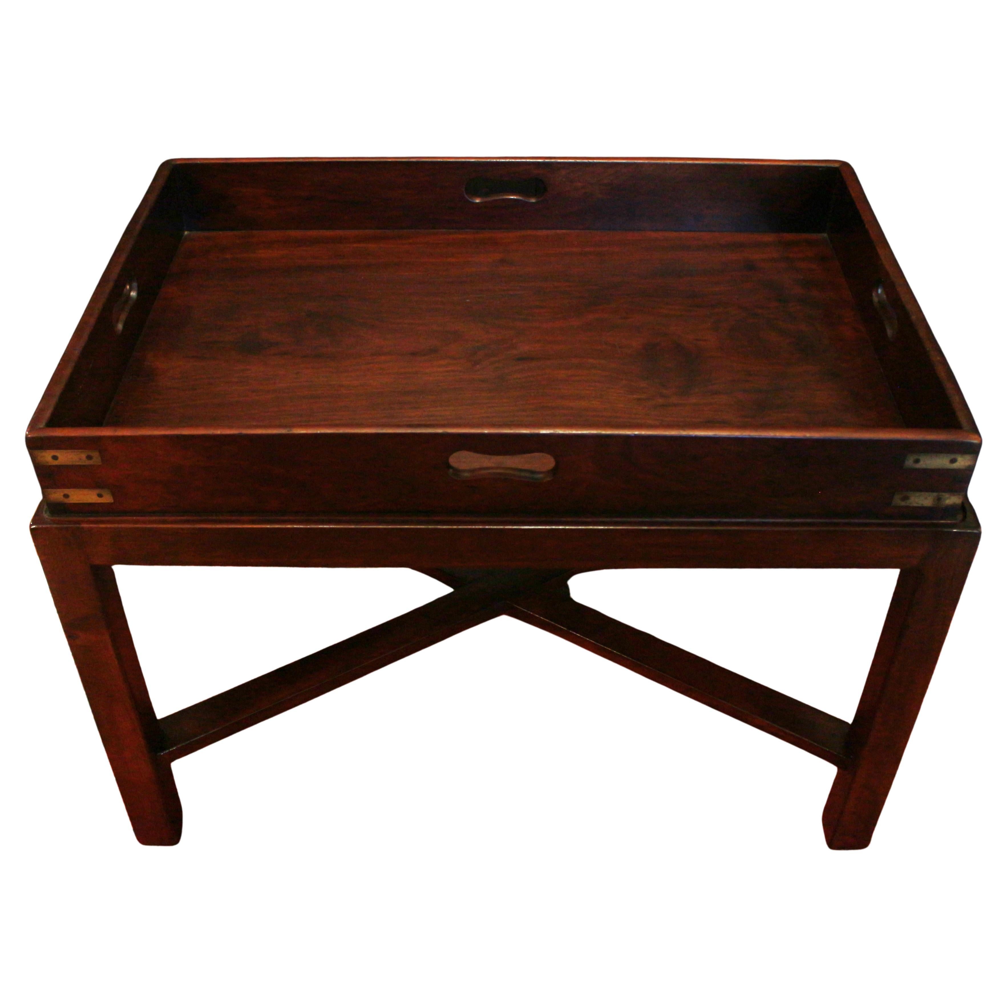 C. 1780 George III Periode Butler's Tablett auf Ständer im Angebot