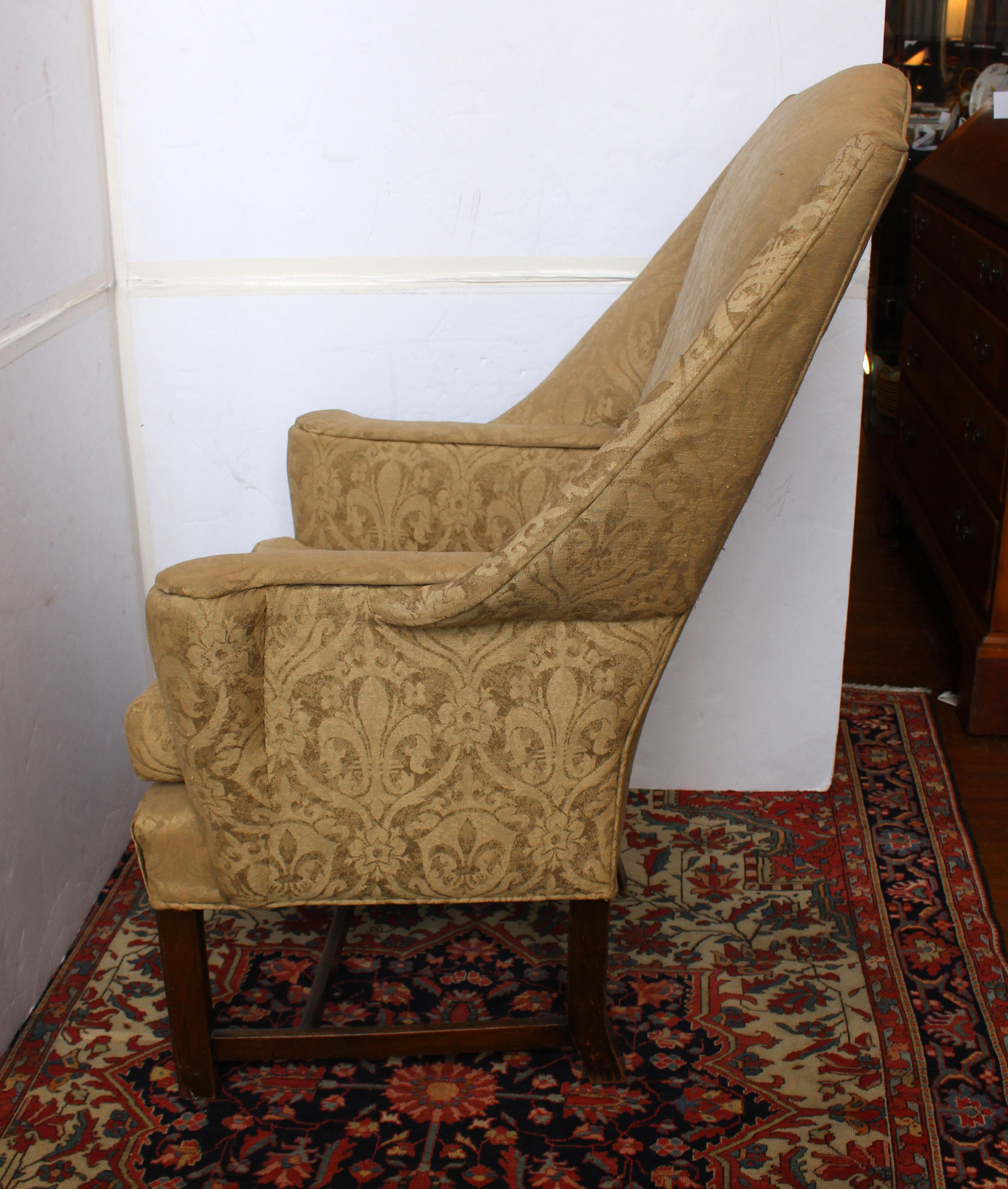 c. 1780 Irish Sleigh Back Wing Chair In Good Condition For Sale In Chapel Hill, NC