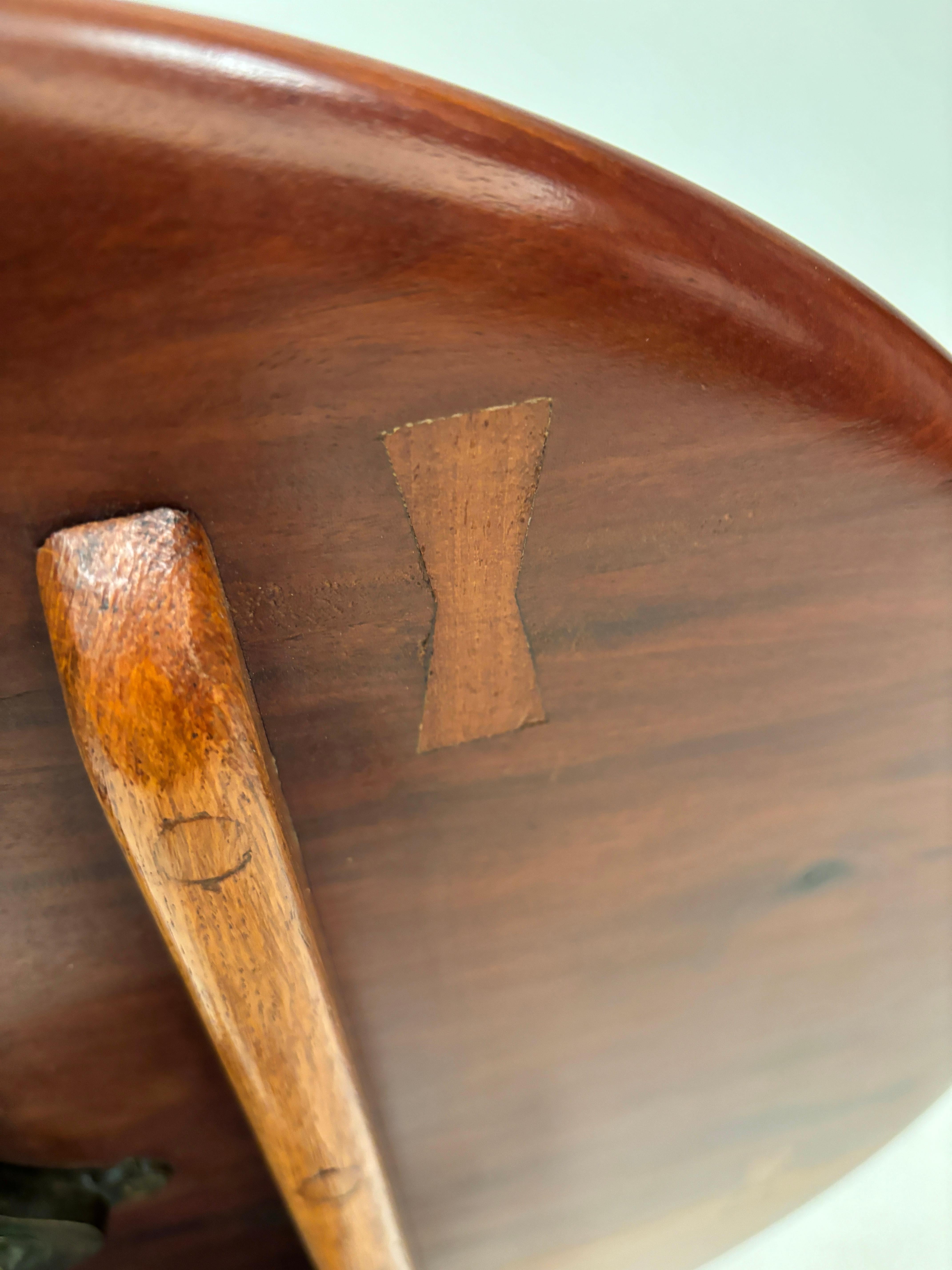 c. 1790 Mesa basculante americana de caoba con borde de plato en venta 7