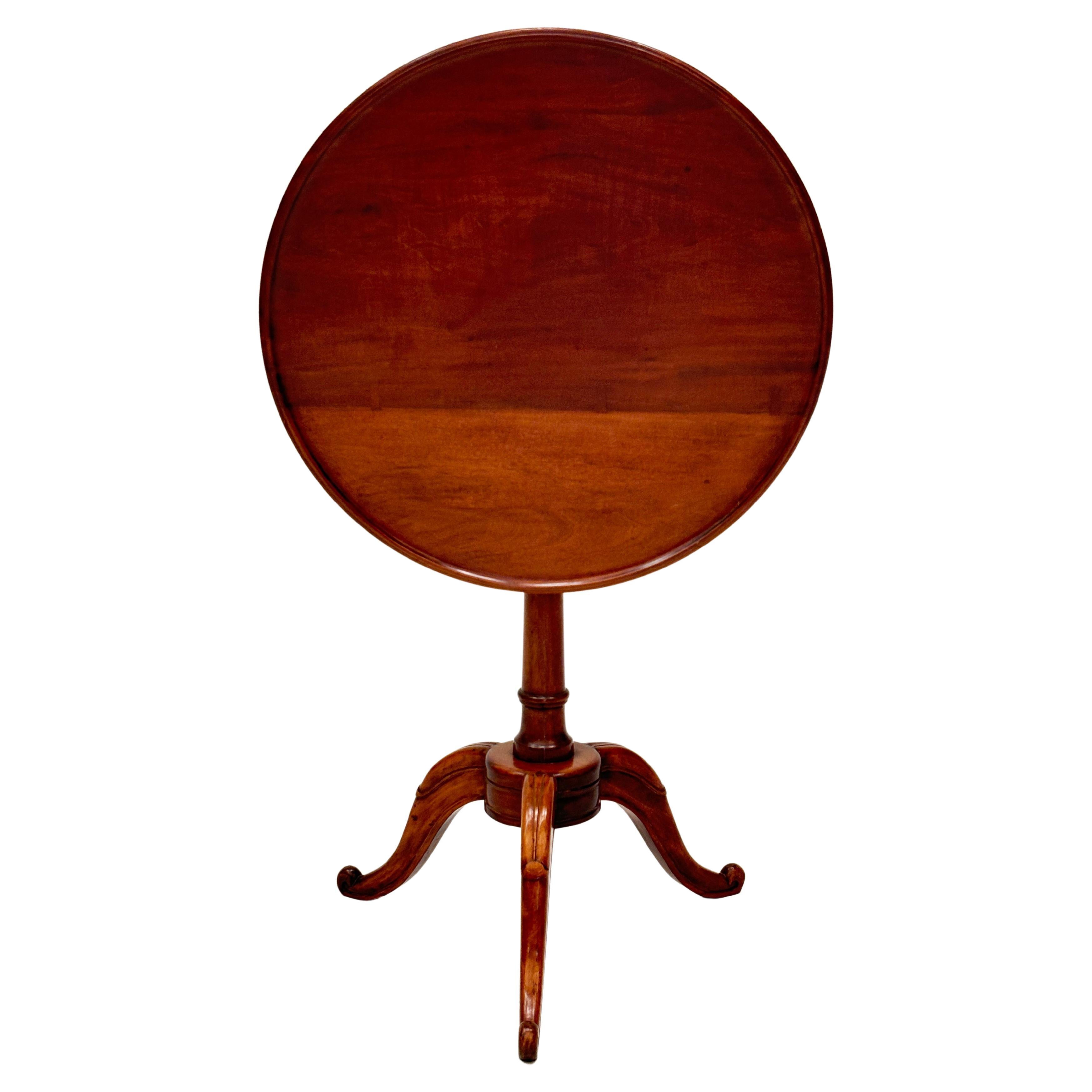 c. 1790 American Mahogany Tilt-top Table with Dish Edging