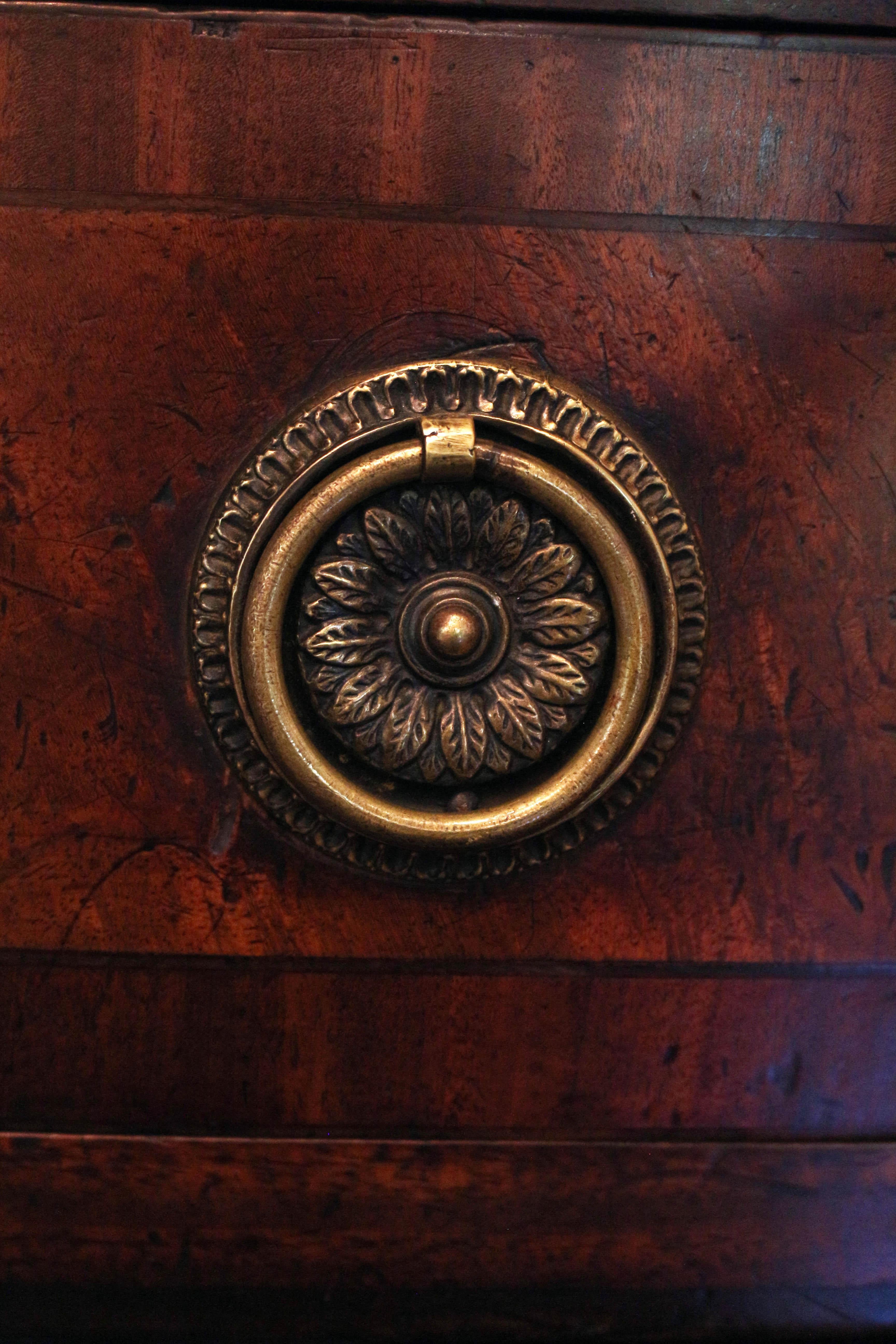 Anglais C. 1790 George III Période Demilune Sideboard en vente