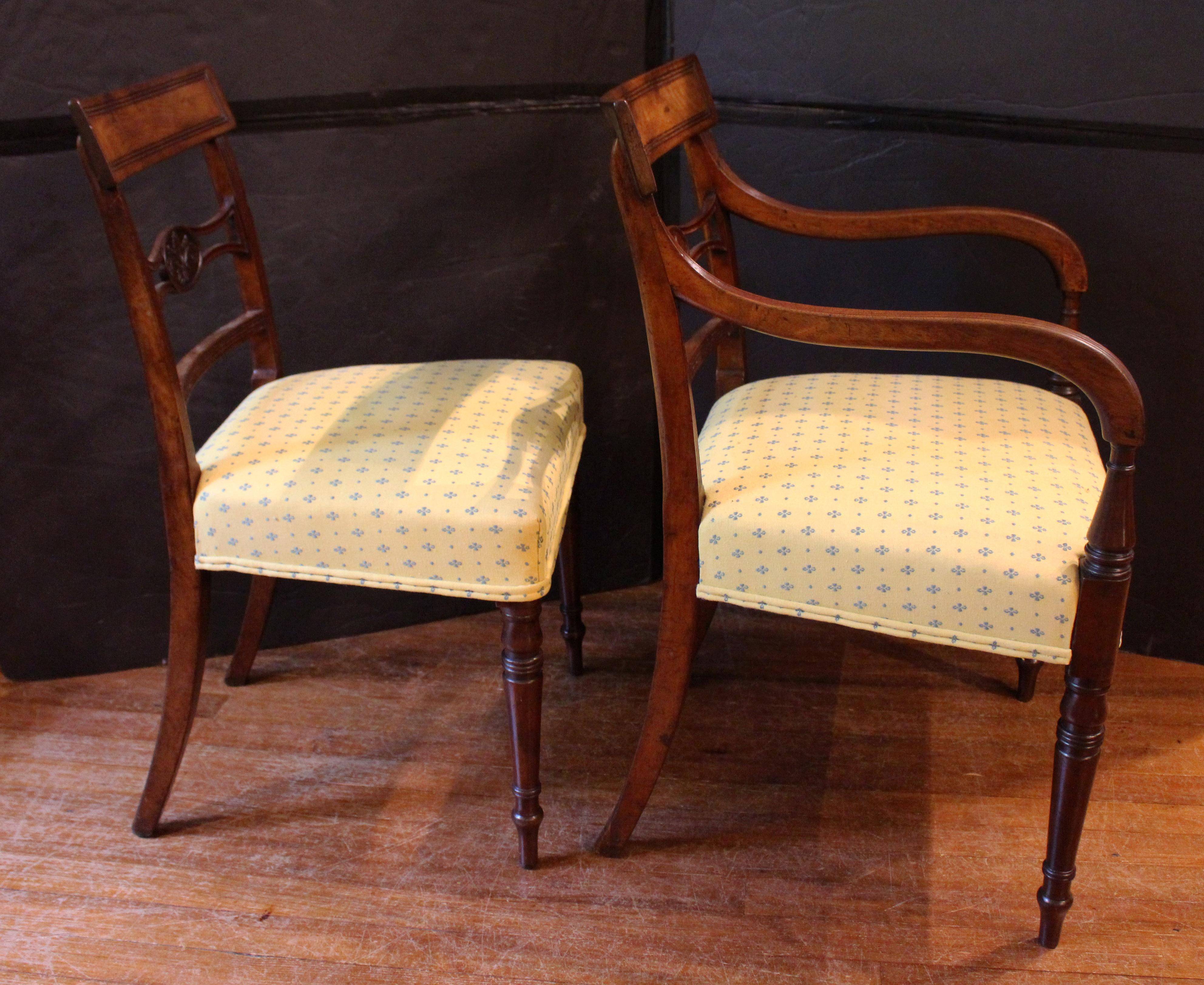C. 1795 Set di 8 sedie da pranzo inglesi con design Sheraton In condizioni buone in vendita a Chapel Hill, NC