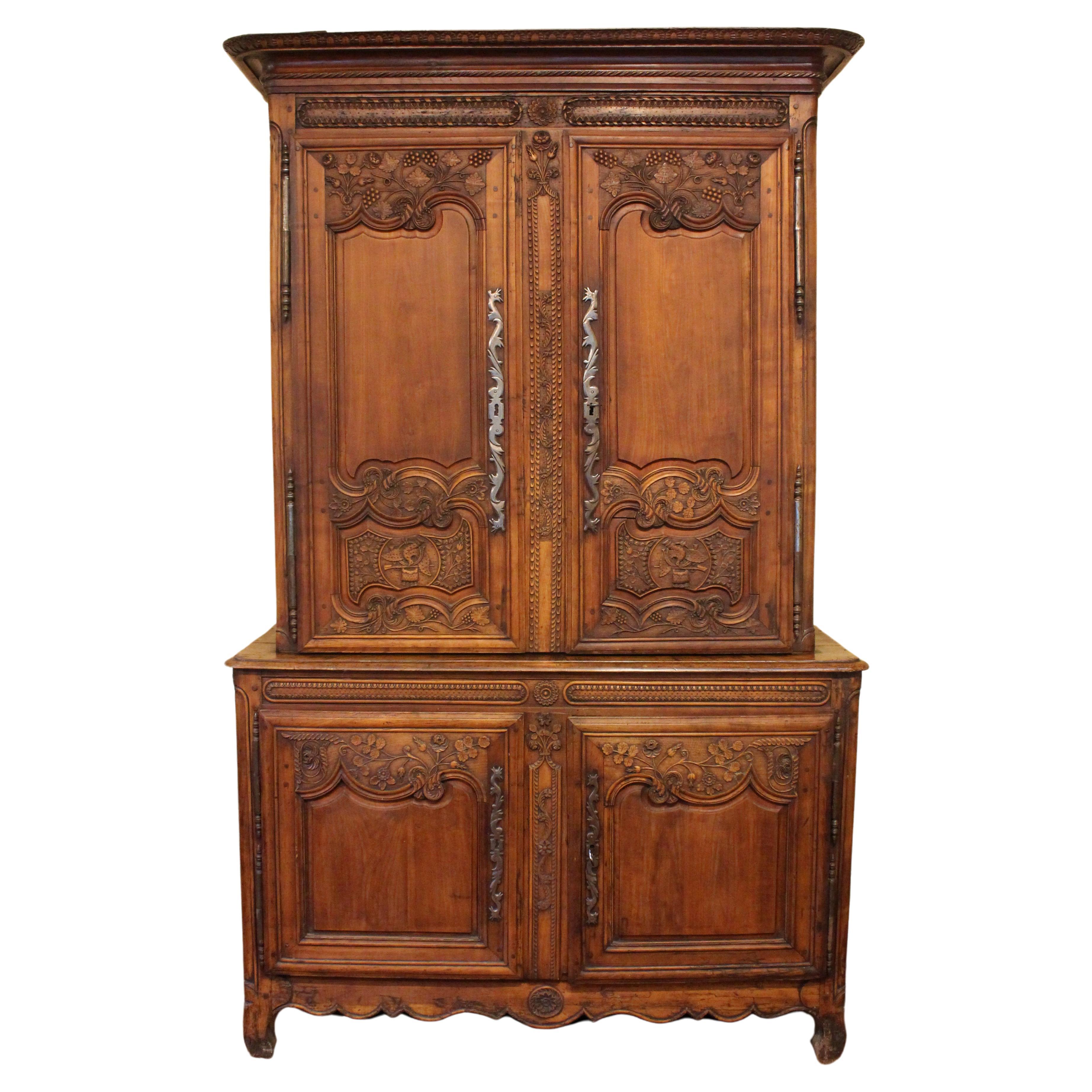 c. 1800 Country French Buffet à Deux Corps For Sale