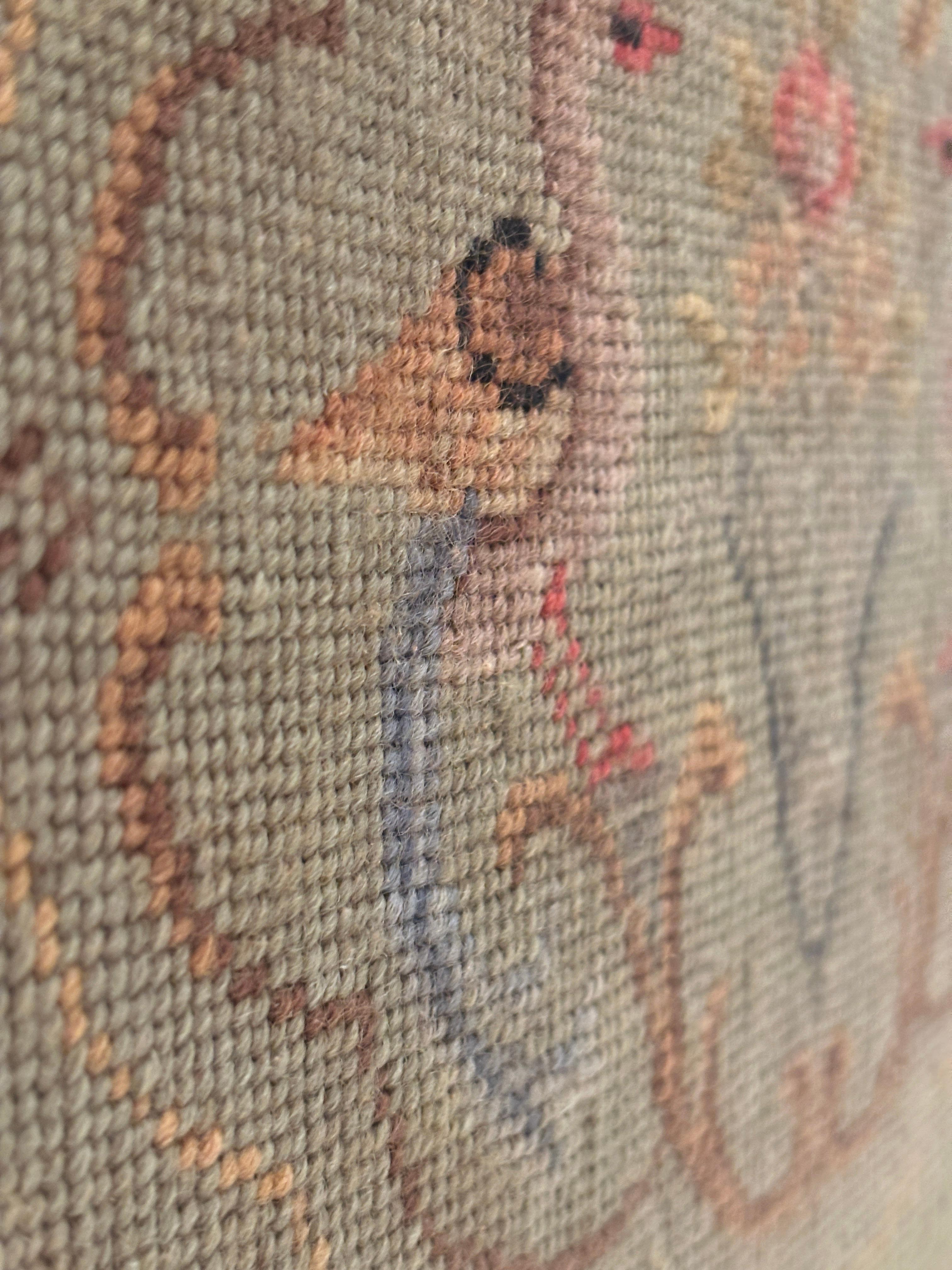 c. 1800 English Fire Pole Screen Needlepoint/Tapestry Stand In Good Condition For Sale In Louisville, KY