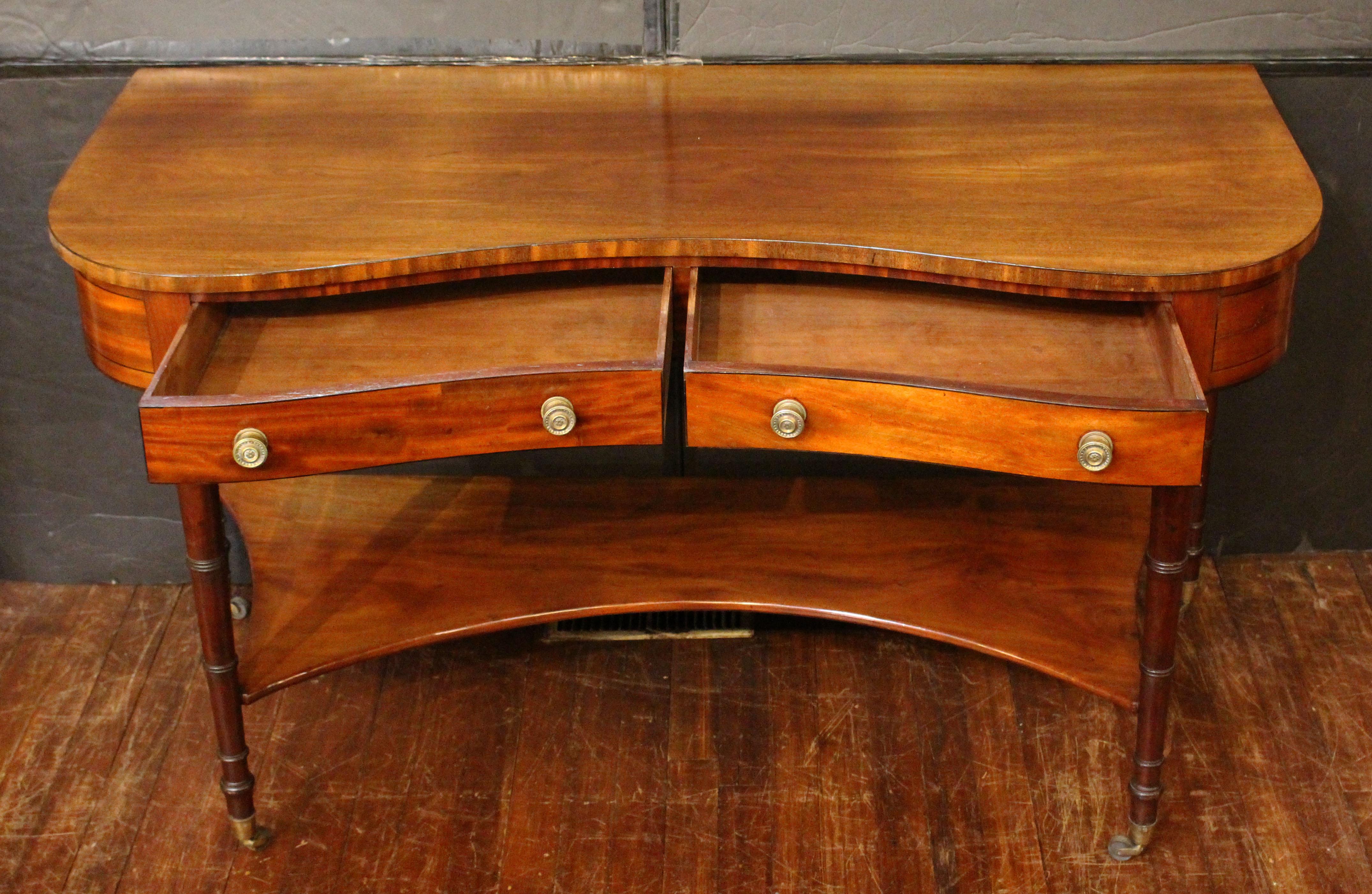 Anglais C. 1810 Table de service de style Sheraton anglais en vente
