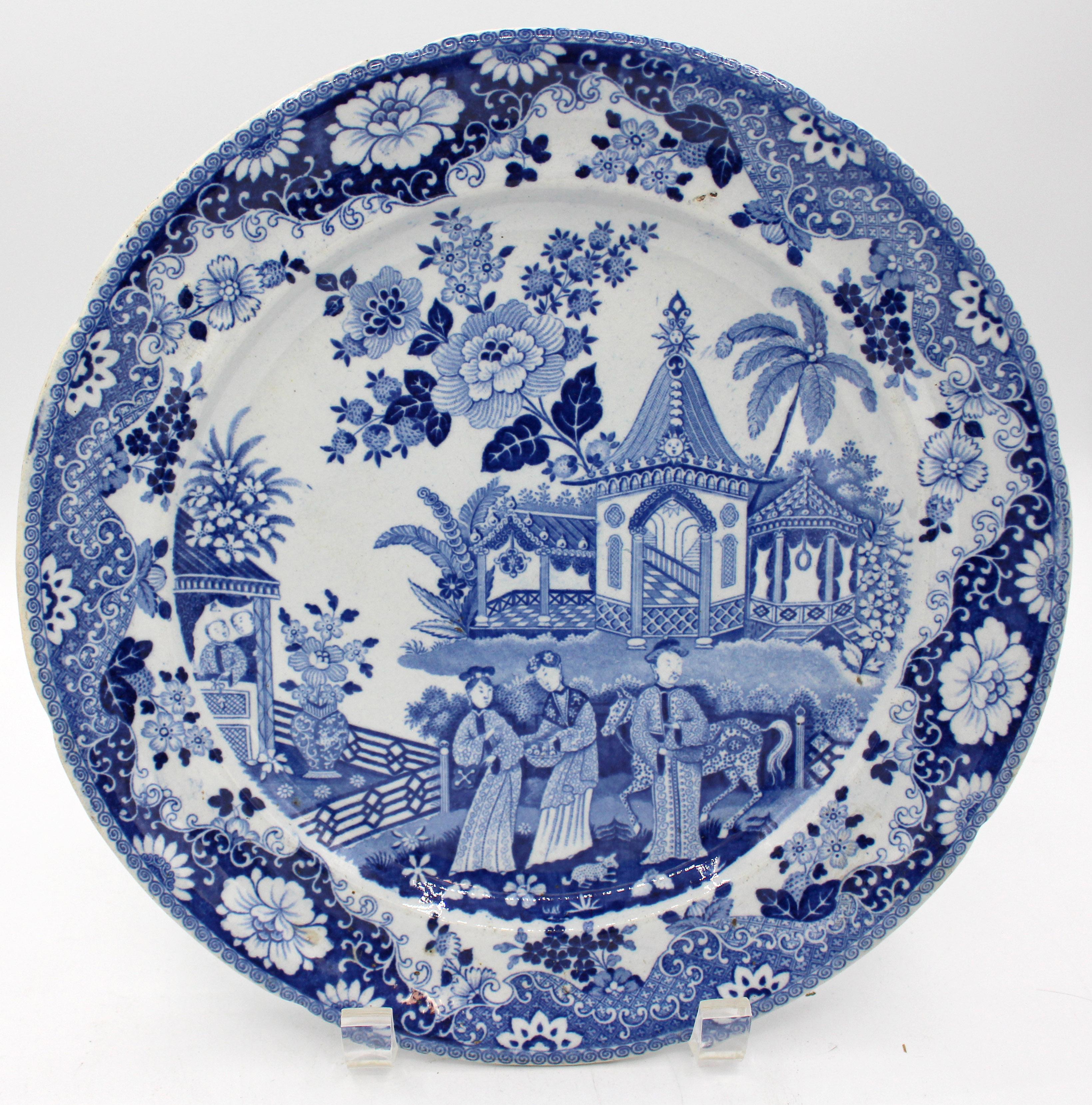 Georgien c. 1820-30 Paire d'assiettes anglaises en faïence perlée en vente
