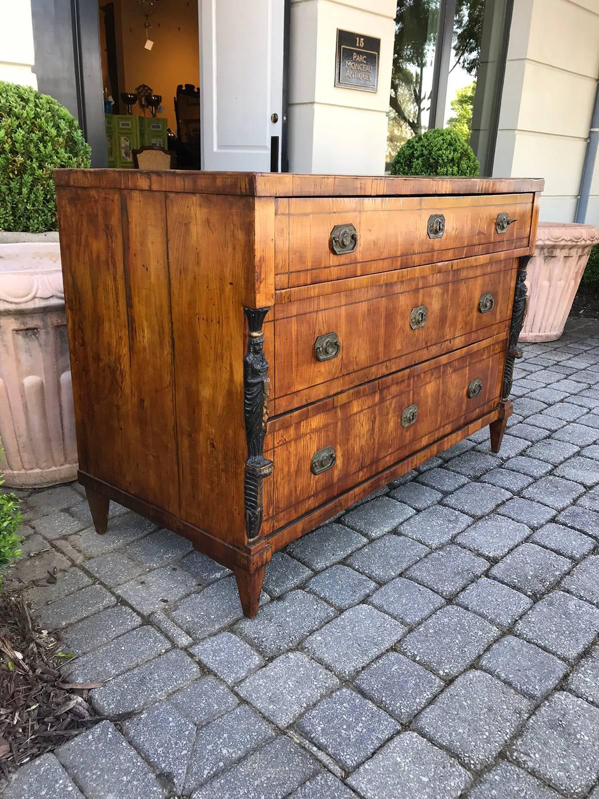 Neoclassical Three-Drawer Chest, Possibly Elm, circa 1820 In Good Condition In Atlanta, GA