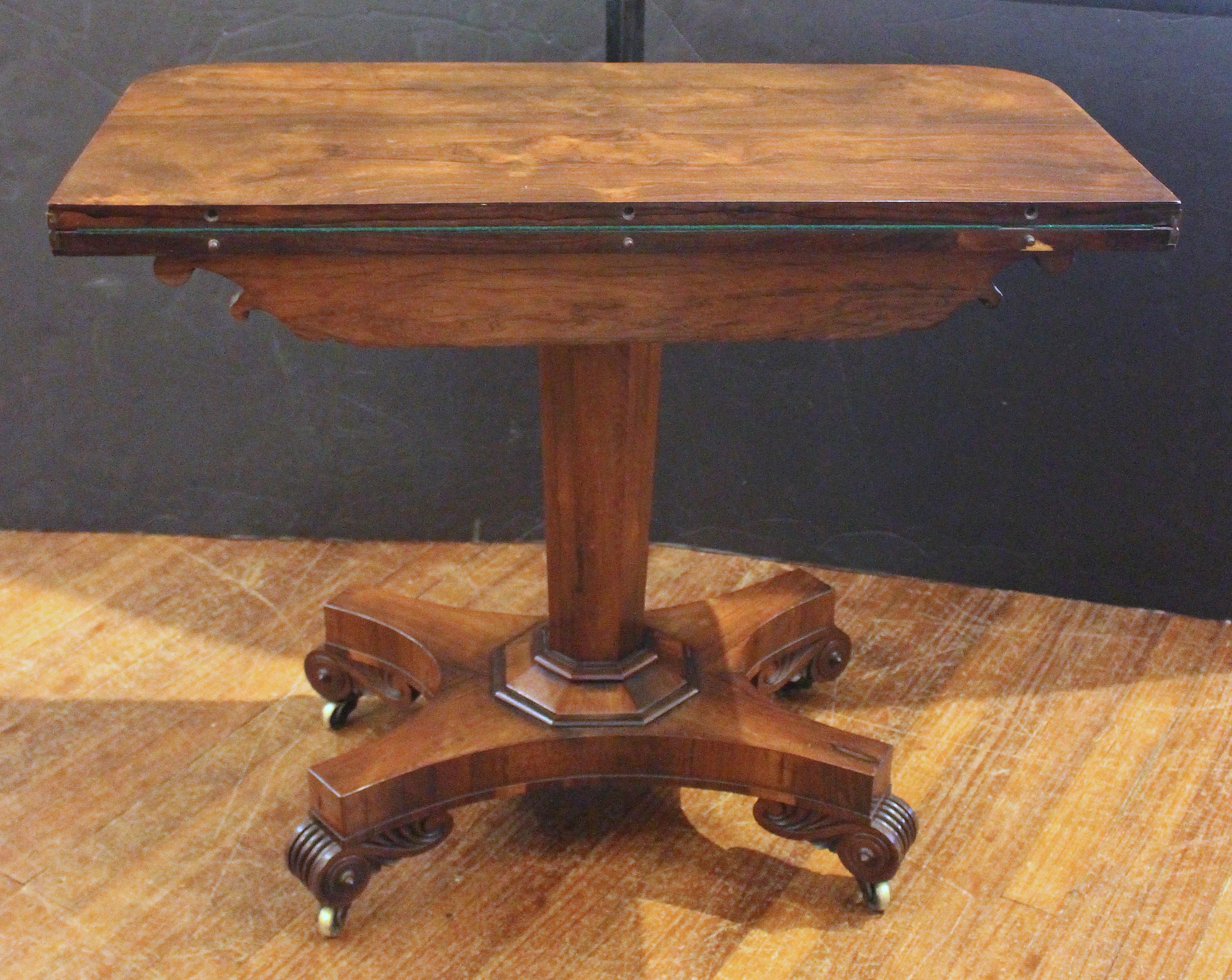 Regency C. Table à jeux anglaise à plateau pivotant des années 1820 en vente