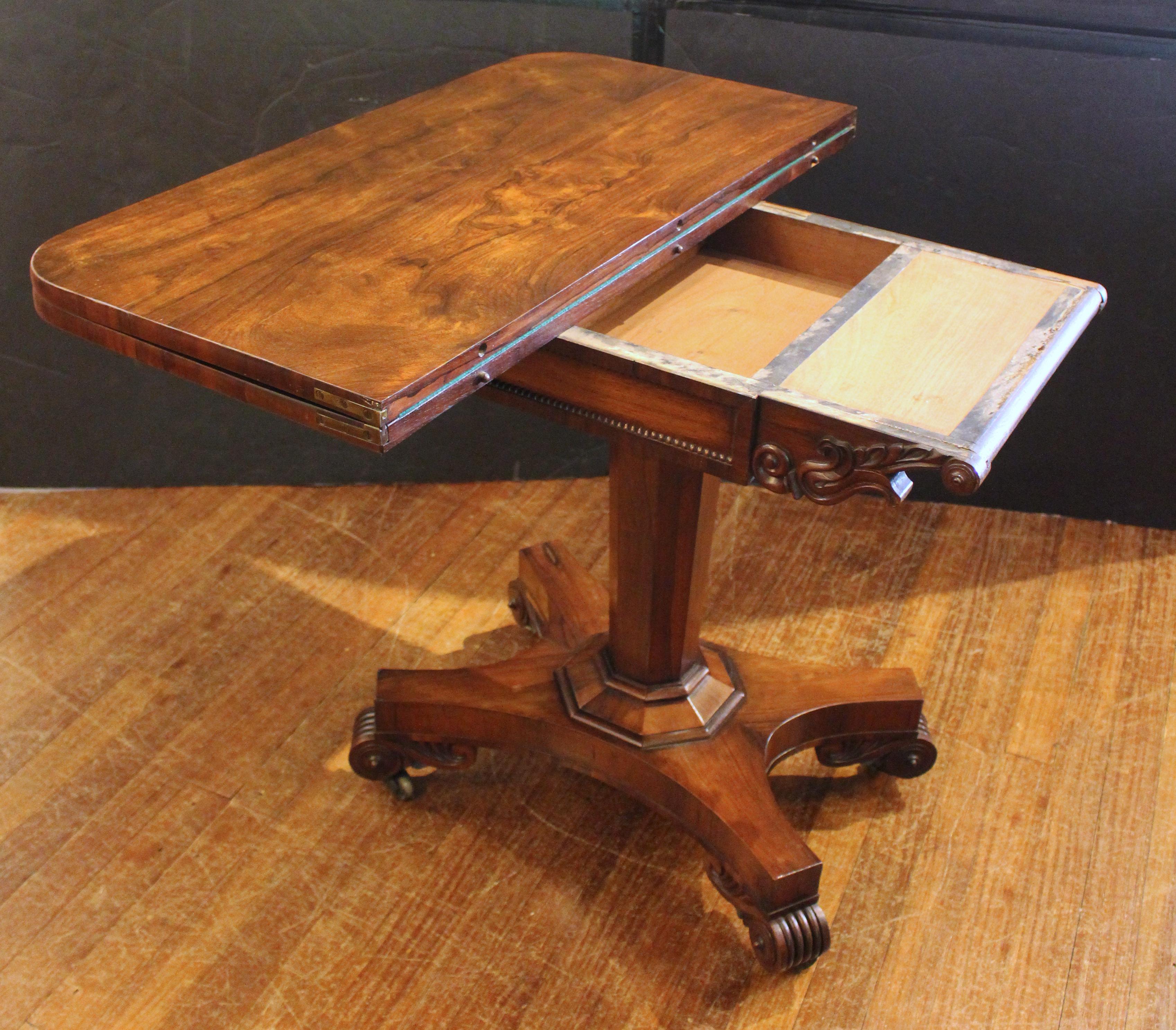 Anglais C. Table à jeux anglaise à plateau pivotant des années 1820 en vente