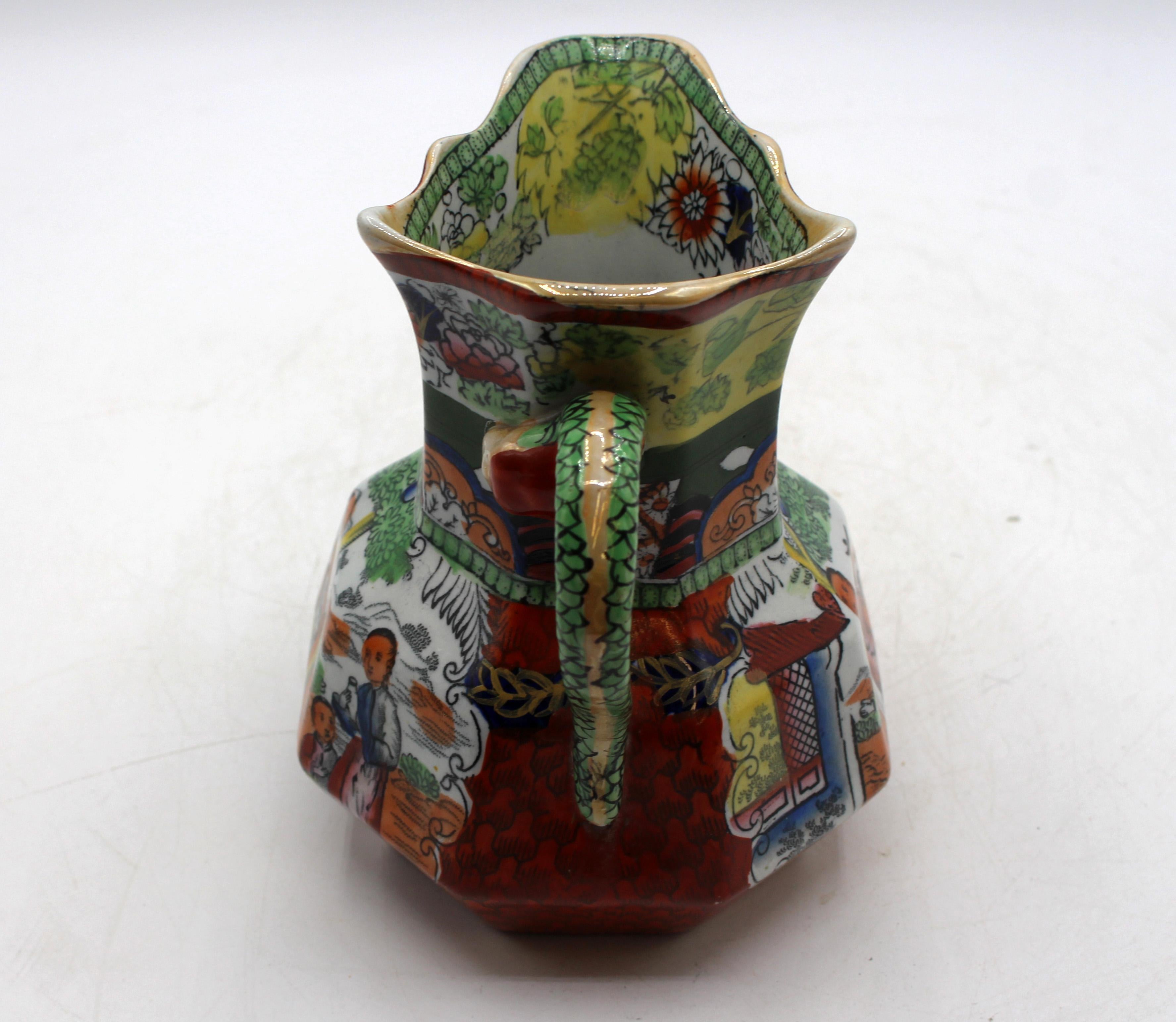 C. 1830-48 Mason's Ironstone Hydra Scale Chinoiserie Jug en Bueno estado para la venta en Chapel Hill, NC