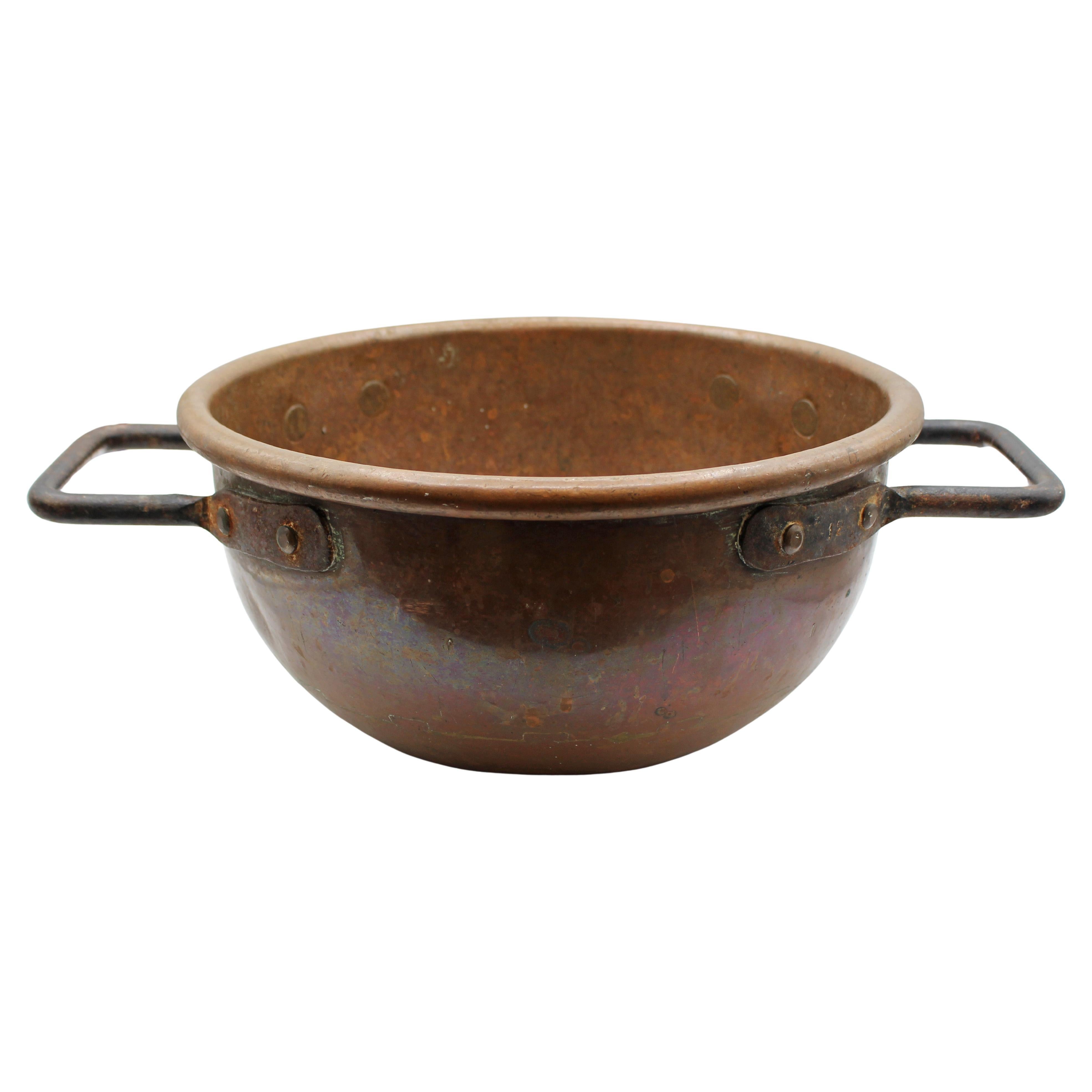 C. 1830-60 Englische Kupferschüssel zur Bonbonherstellung mit eisernen Griffen im Angebot