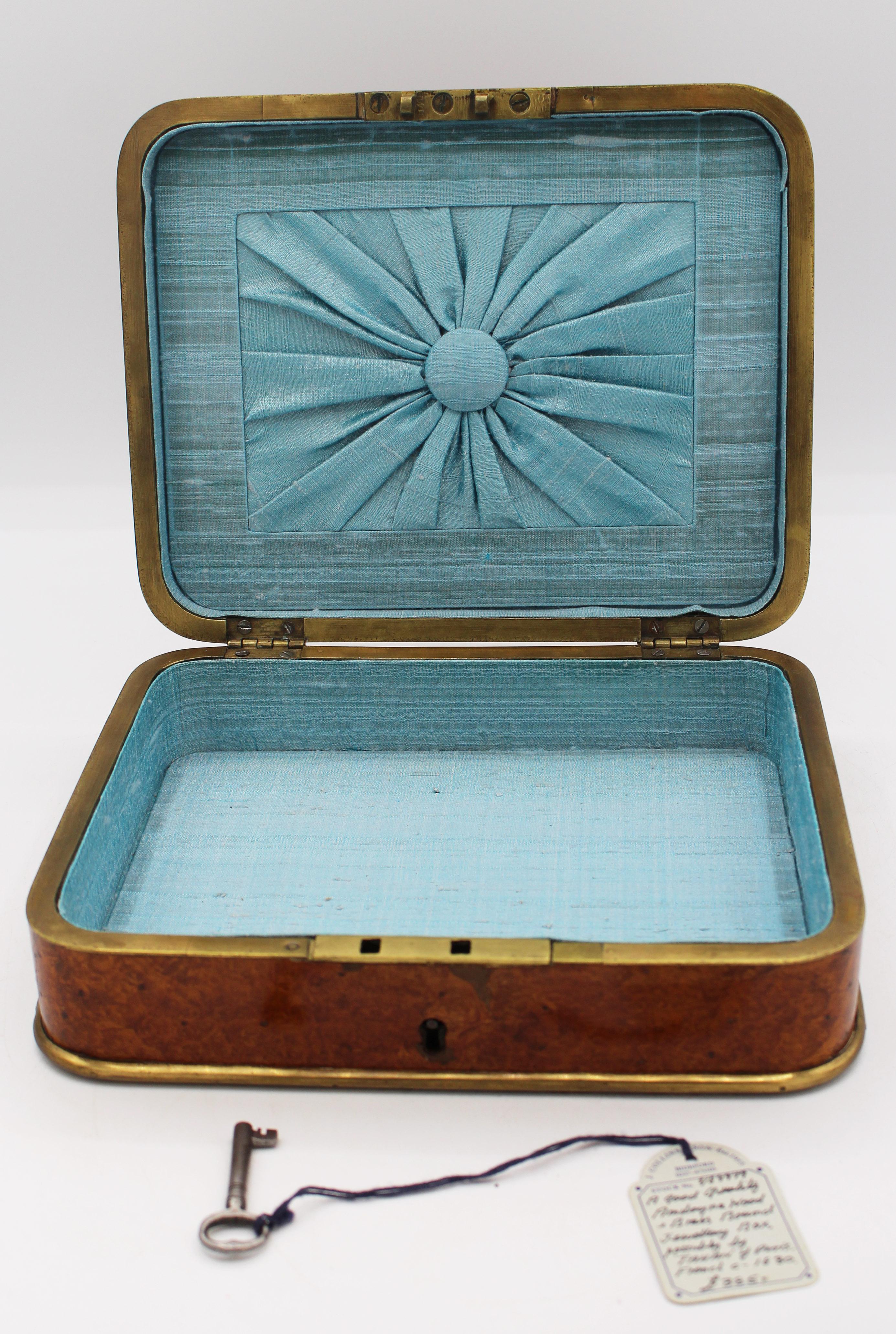 C. 1830 Joyero de Amboyna y Latón Encuadernado en venta 5