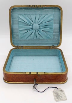 C. Scatola per gioielli in amboyna e ottone rilegata del 1830