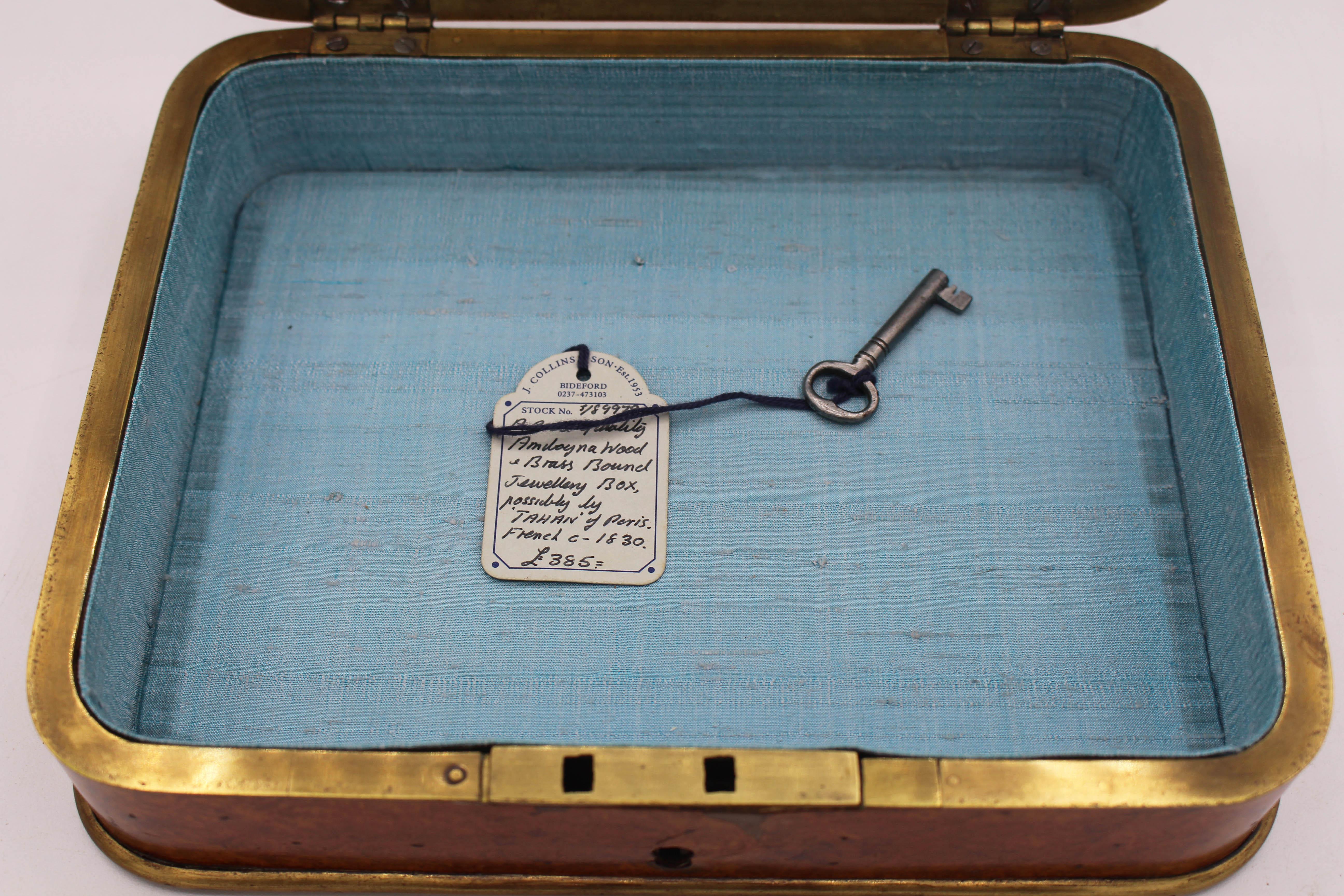 C. 1830 Joyero de Amboyna y Latón Encuadernado en venta 1