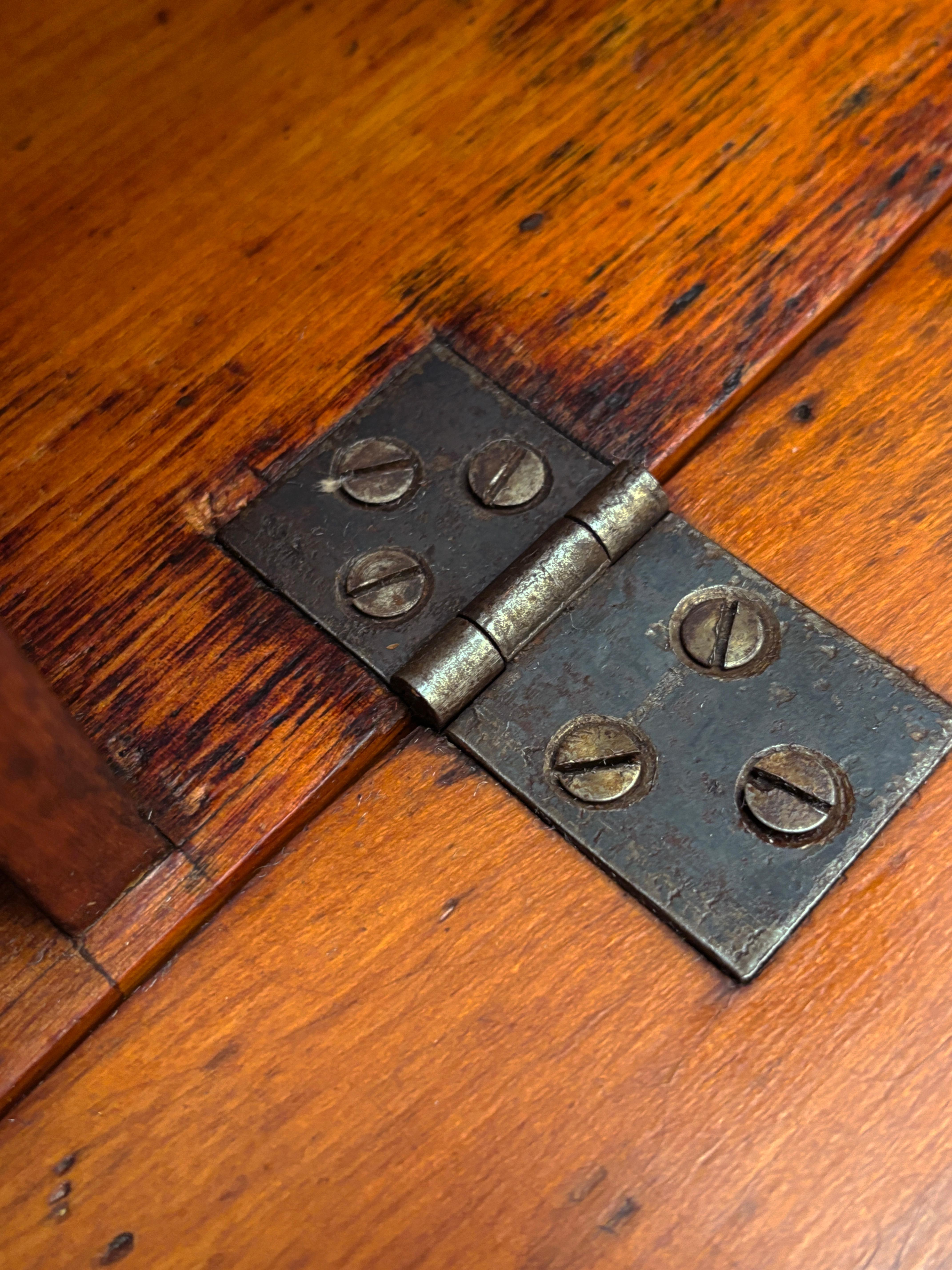 c. 1840-1850 Schreibtisch aus Südkirsche im Angebot 5