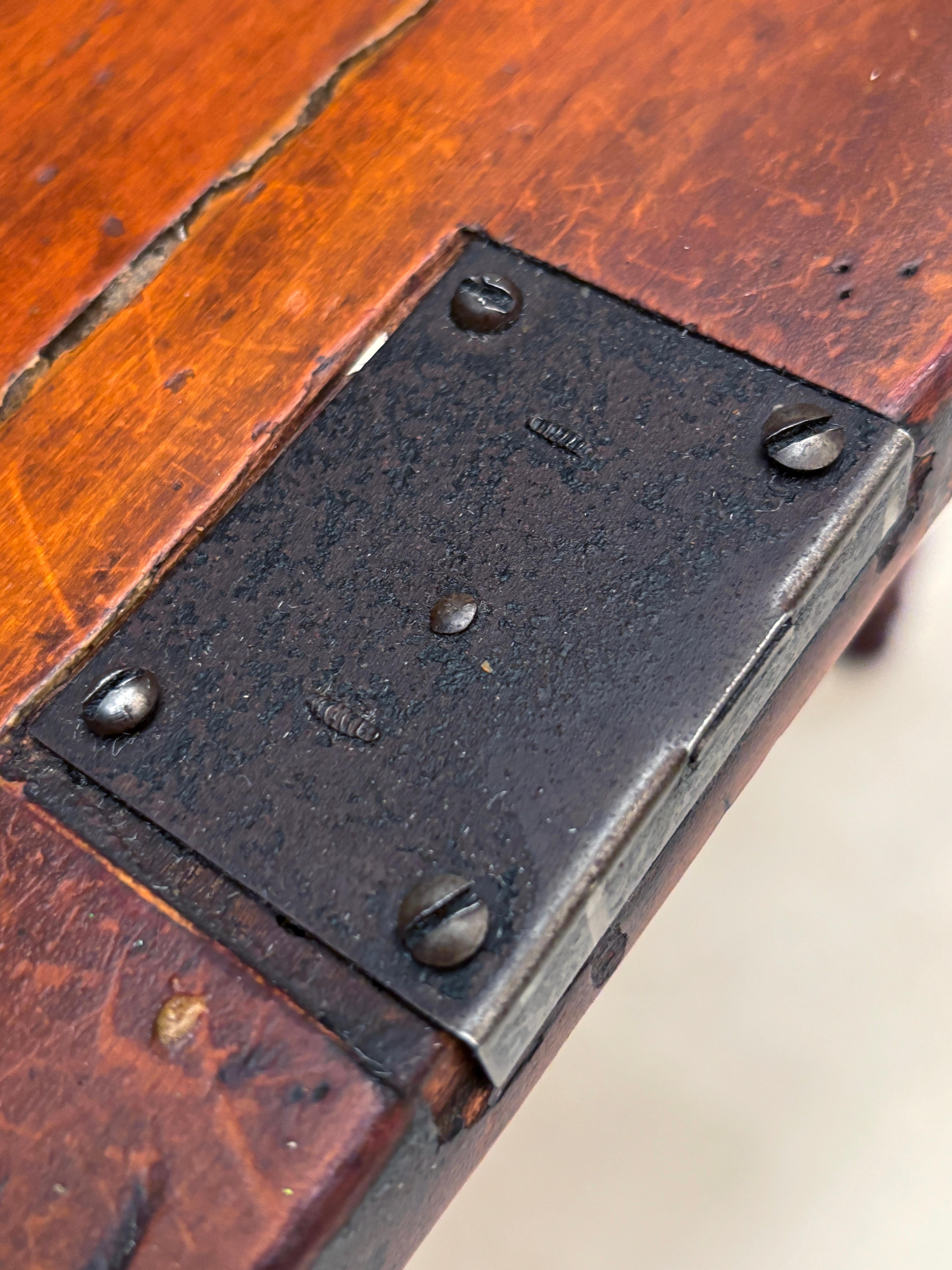 c. 1840-1850 Schreibtisch aus Südkirsche im Angebot 6